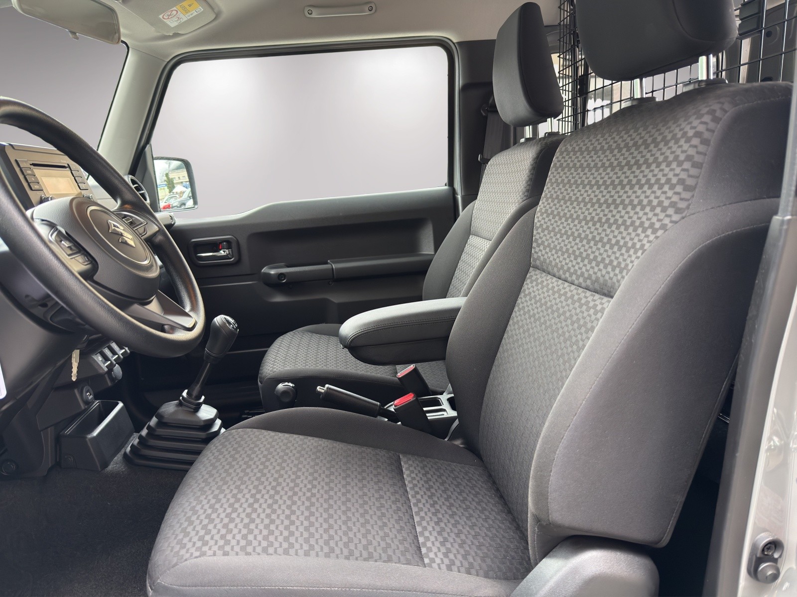 SUZUKI Jimny 1.5 Compact+ 4x4-image-9