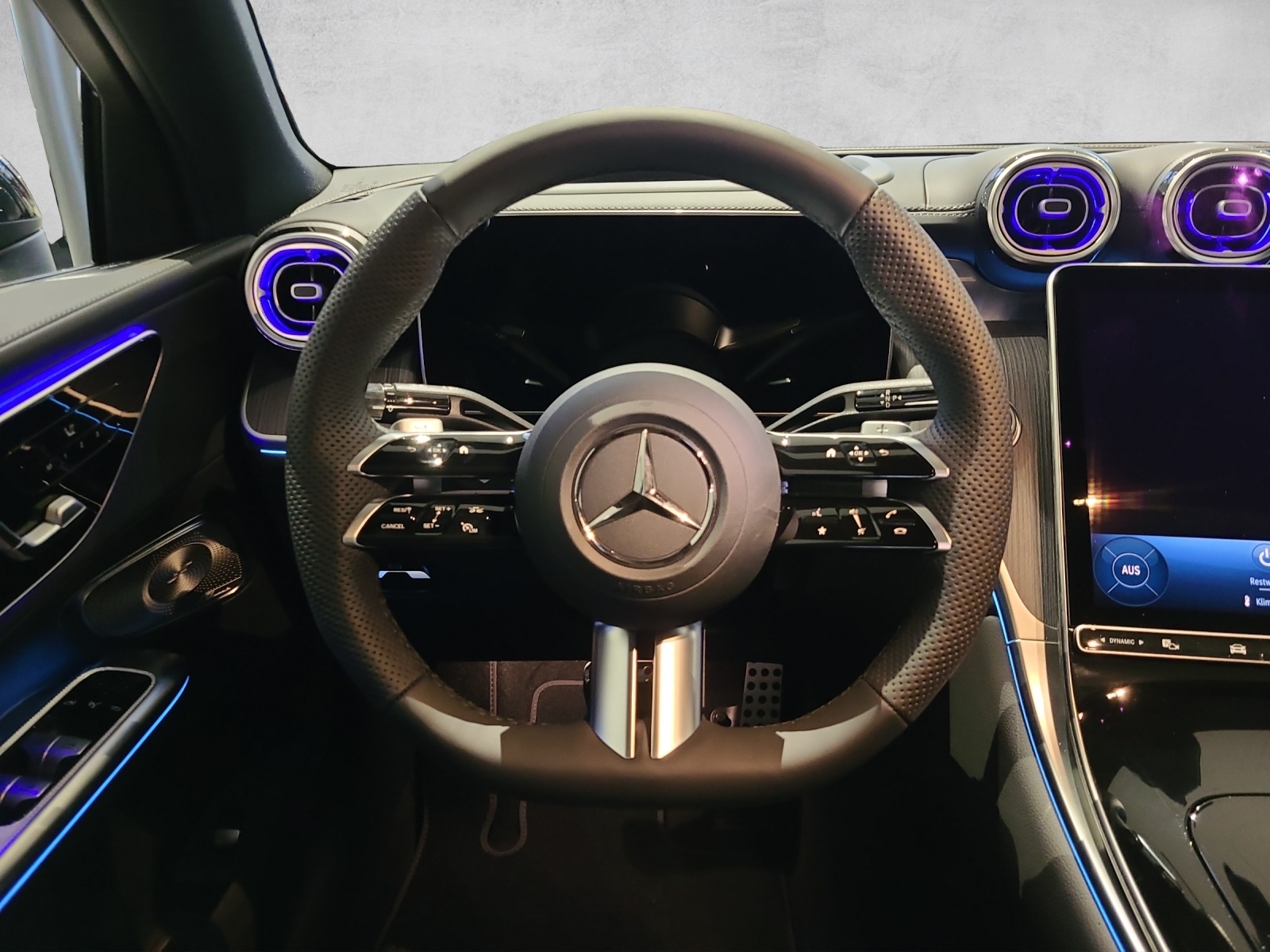 MERCEDES-BENZ GLC 220 d AMG Line 4matic Coupé-image-4