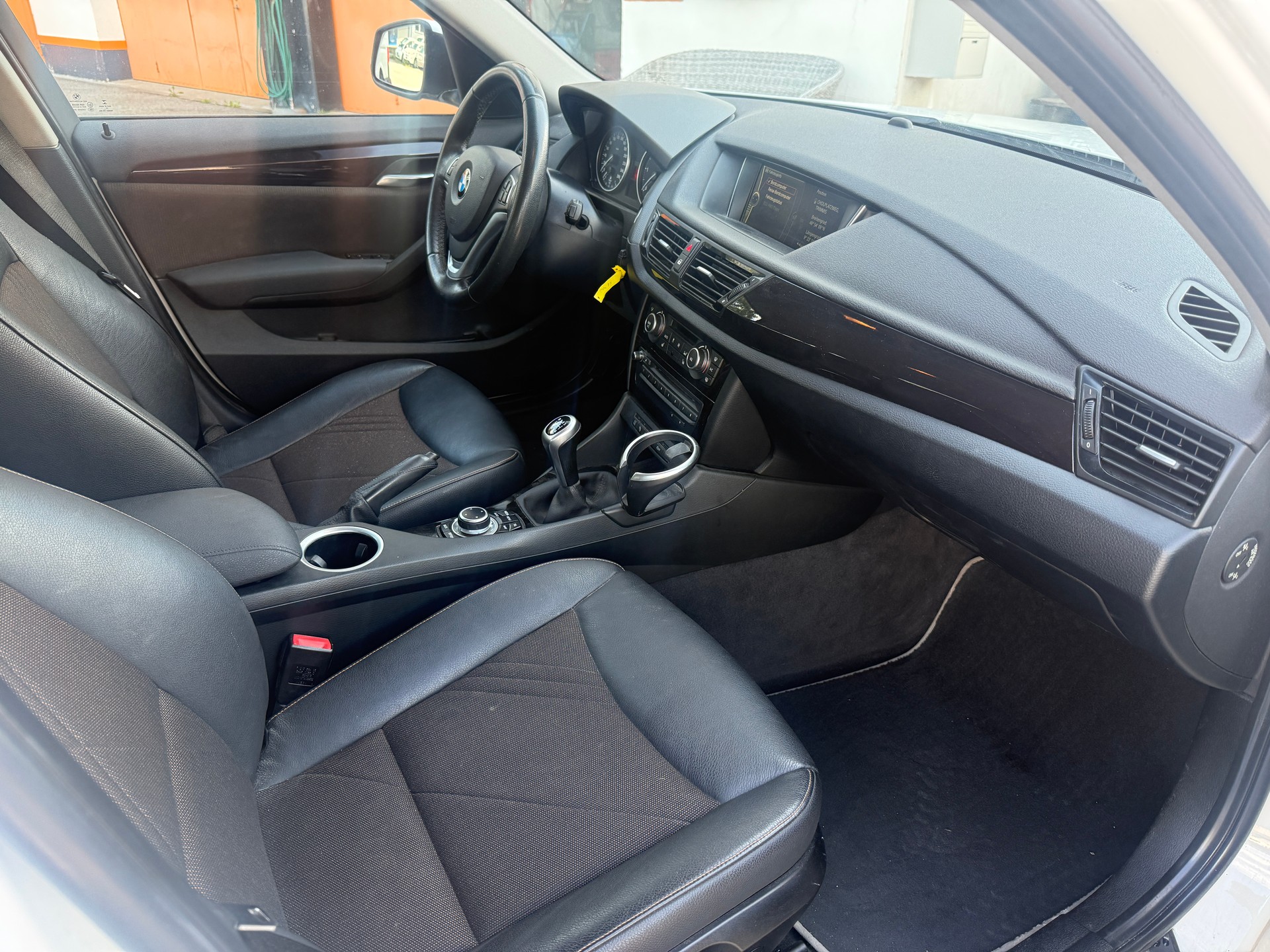 BMW X1 xDrive 20d xLine-image-6