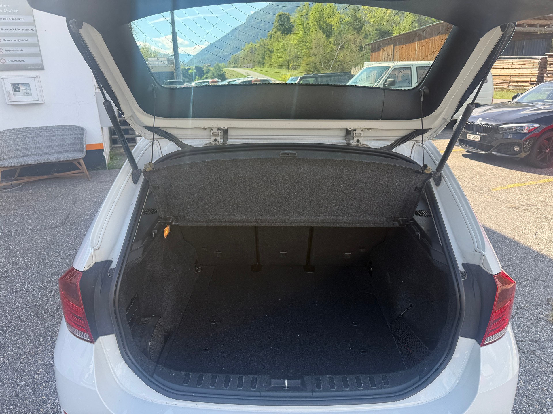 BMW X1 xDrive 20d xLine-image-10