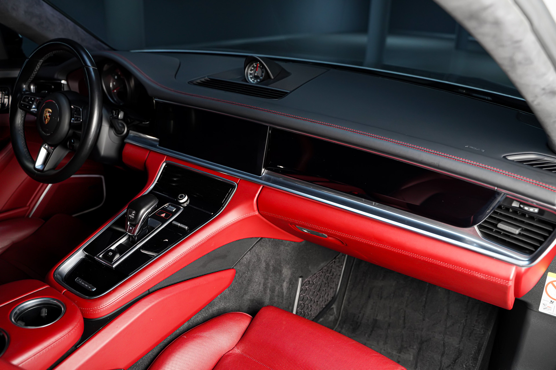 PORSCHE Panamera Turbo PDK-image-19