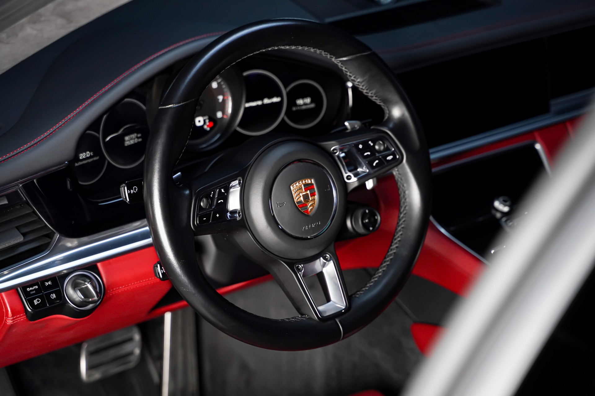 PORSCHE Panamera Turbo PDK-image-9