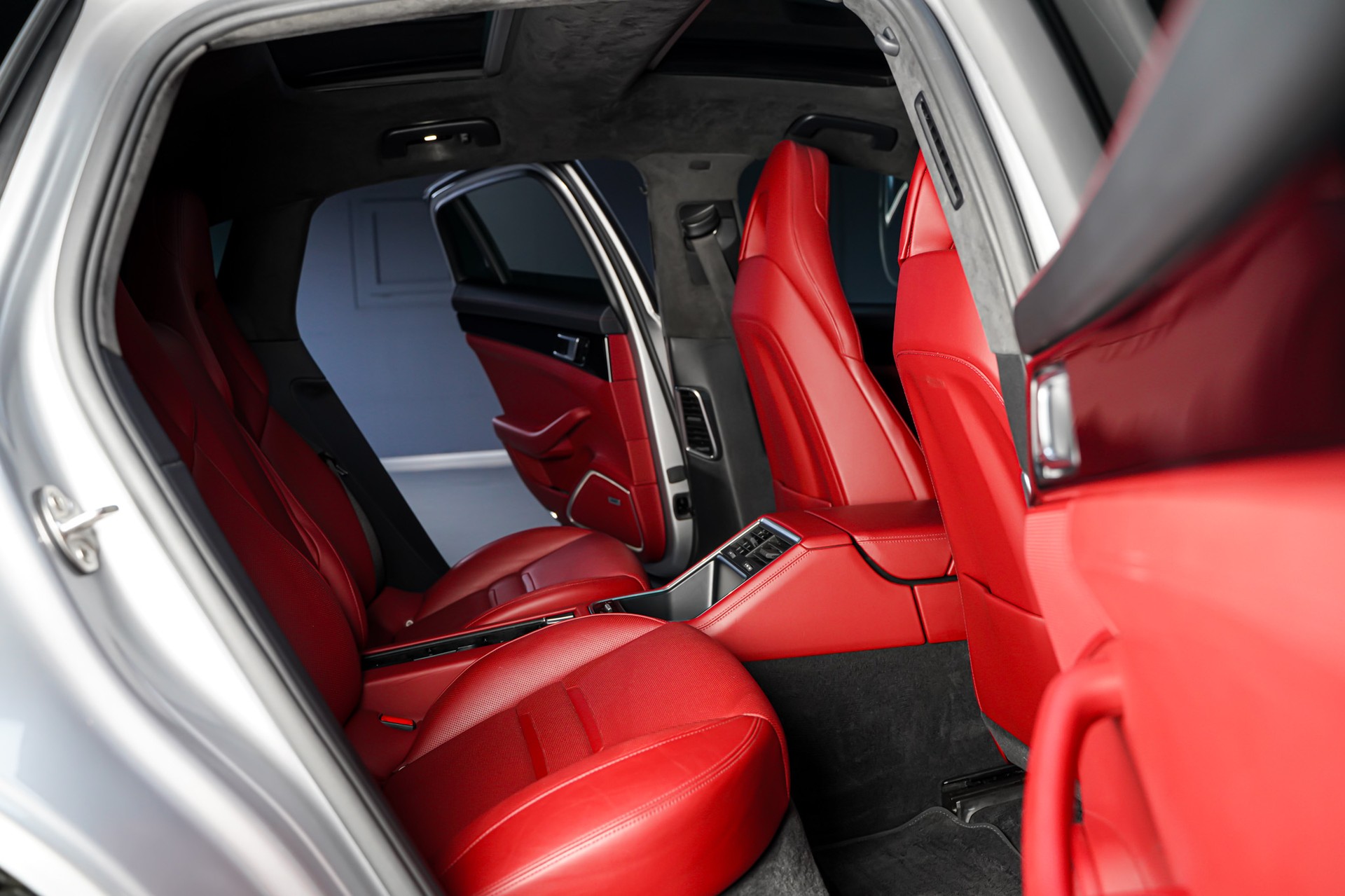 PORSCHE Panamera Turbo PDK-image-15