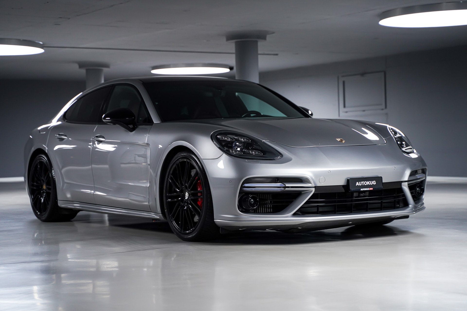 PORSCHE Panamera Turbo PDK-image-2