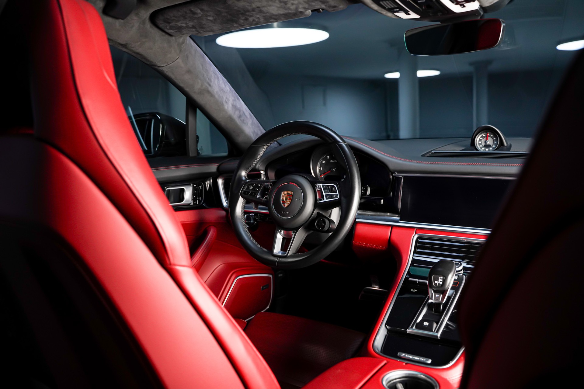PORSCHE Panamera Turbo PDK-image-20