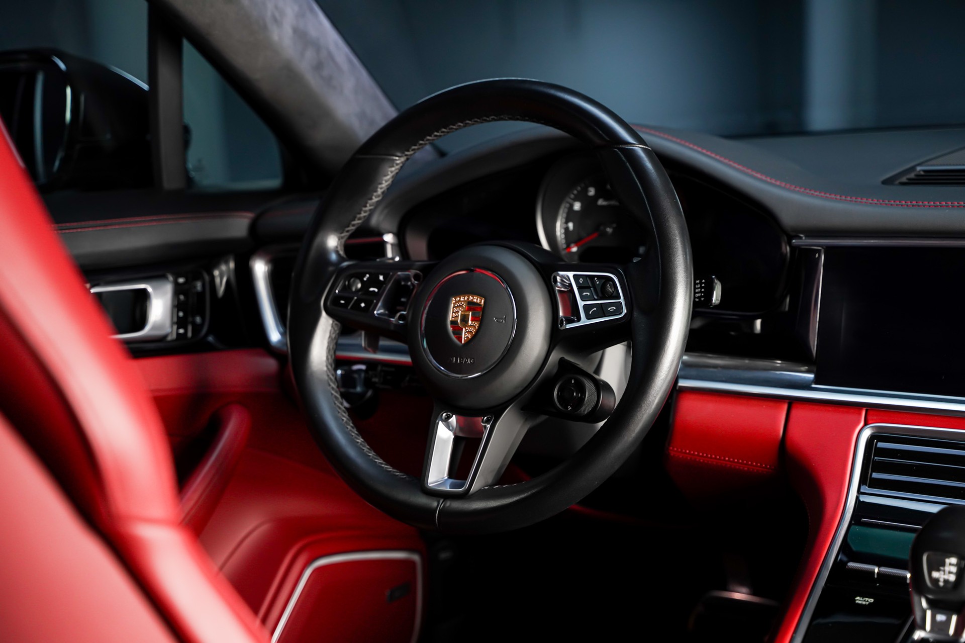 PORSCHE Panamera Turbo PDK-image-21