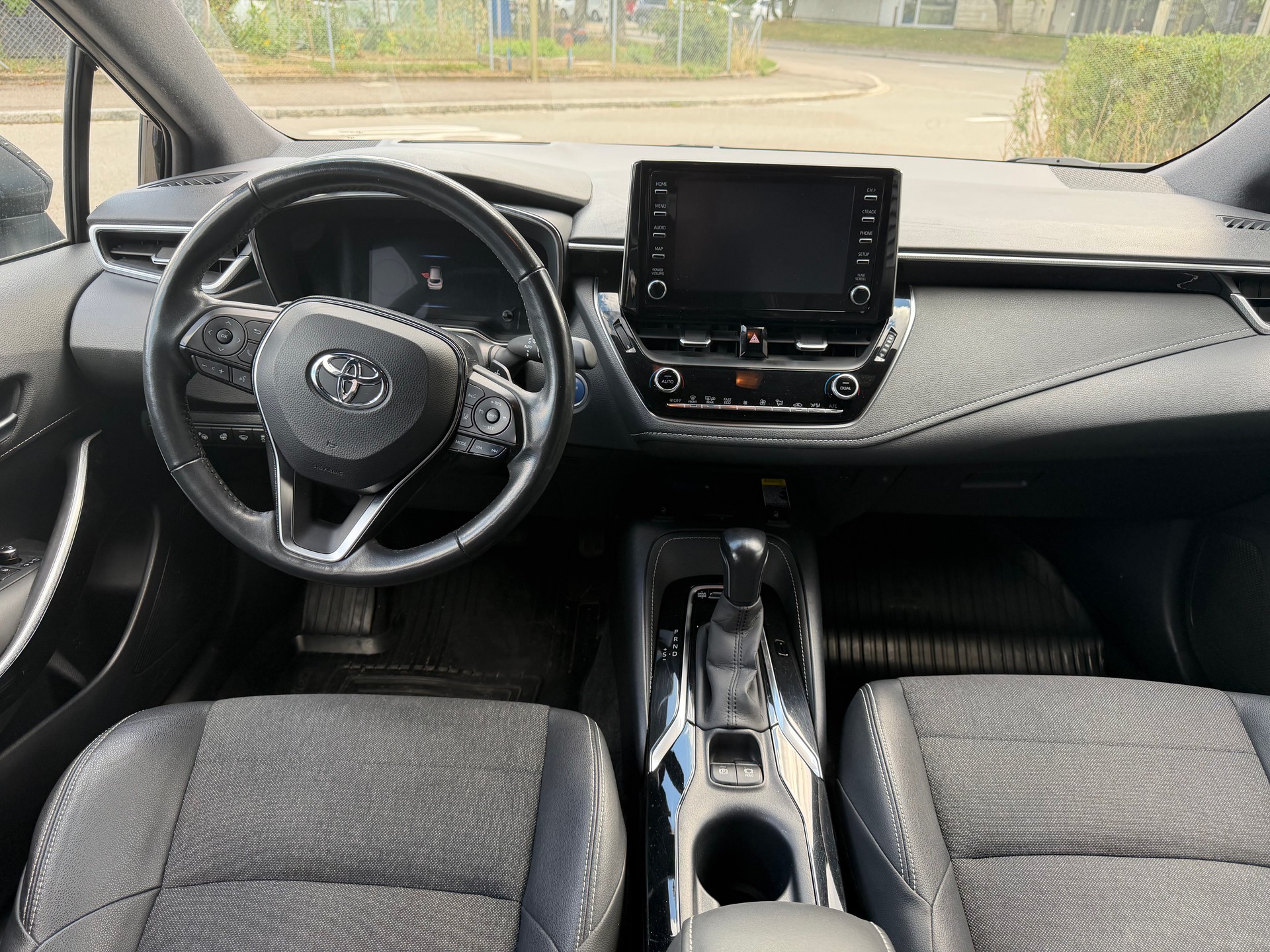 TOYOTA Corolla Touring Sports 2.0 HSD Trend e-CVT-image-8
