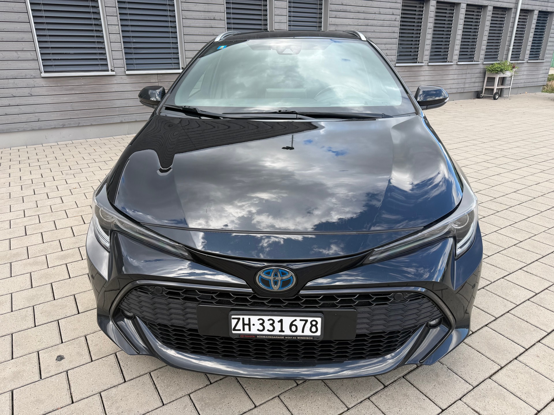 TOYOTA Corolla Touring Sports 2.0 HSD Trend e-CVT-image-1