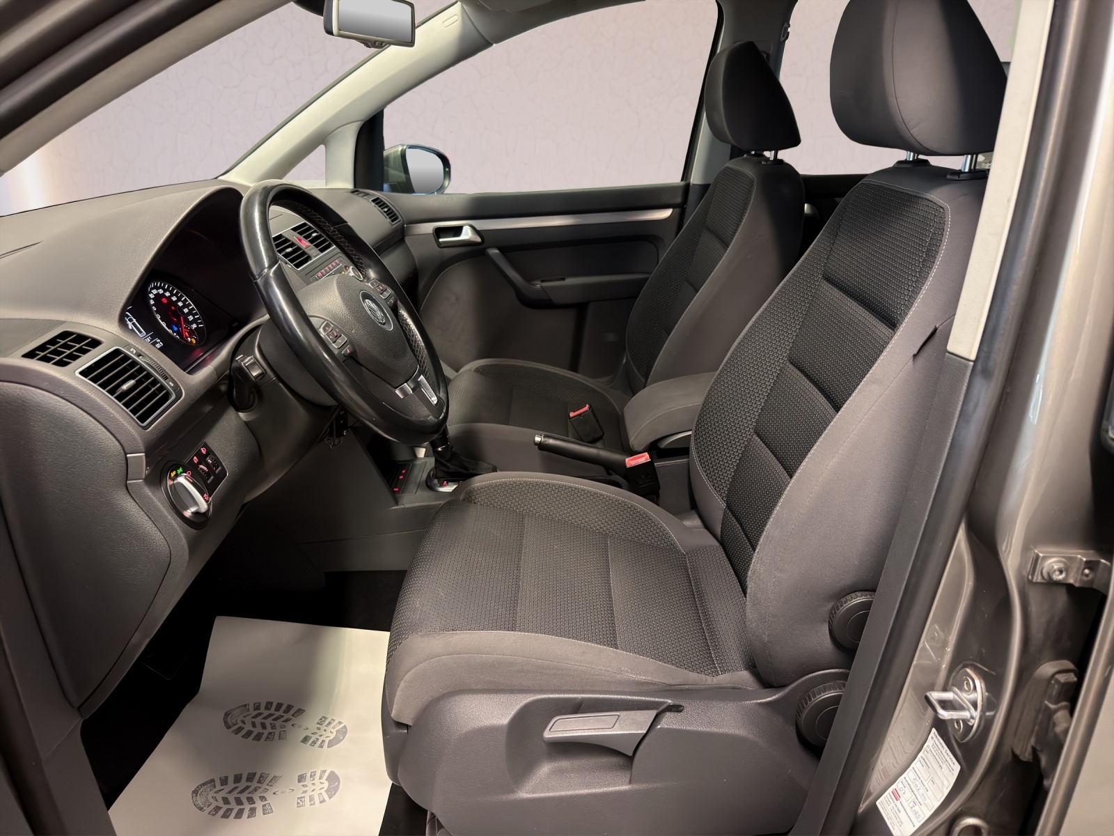 VW Touran 1.4 TSI EcoFuel Comfortline DSG-image-8