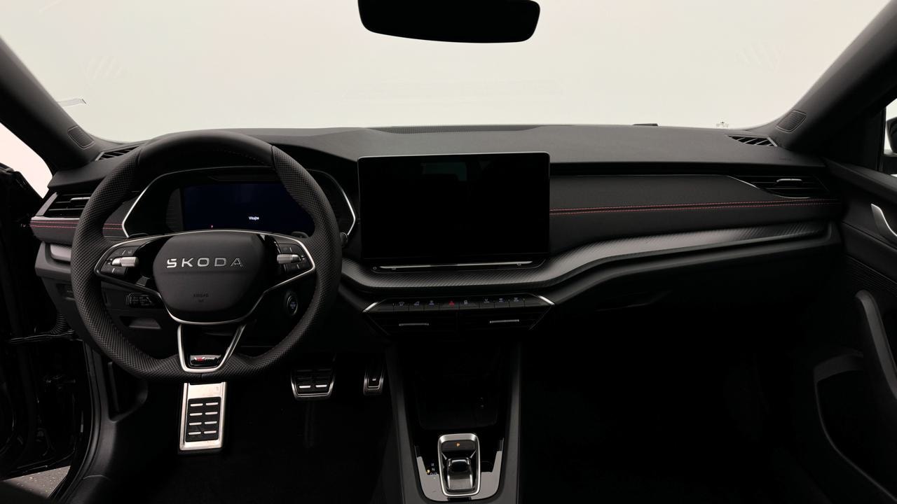 SKODA Octavia Combi 2.0 TSI DSG RS-image-5