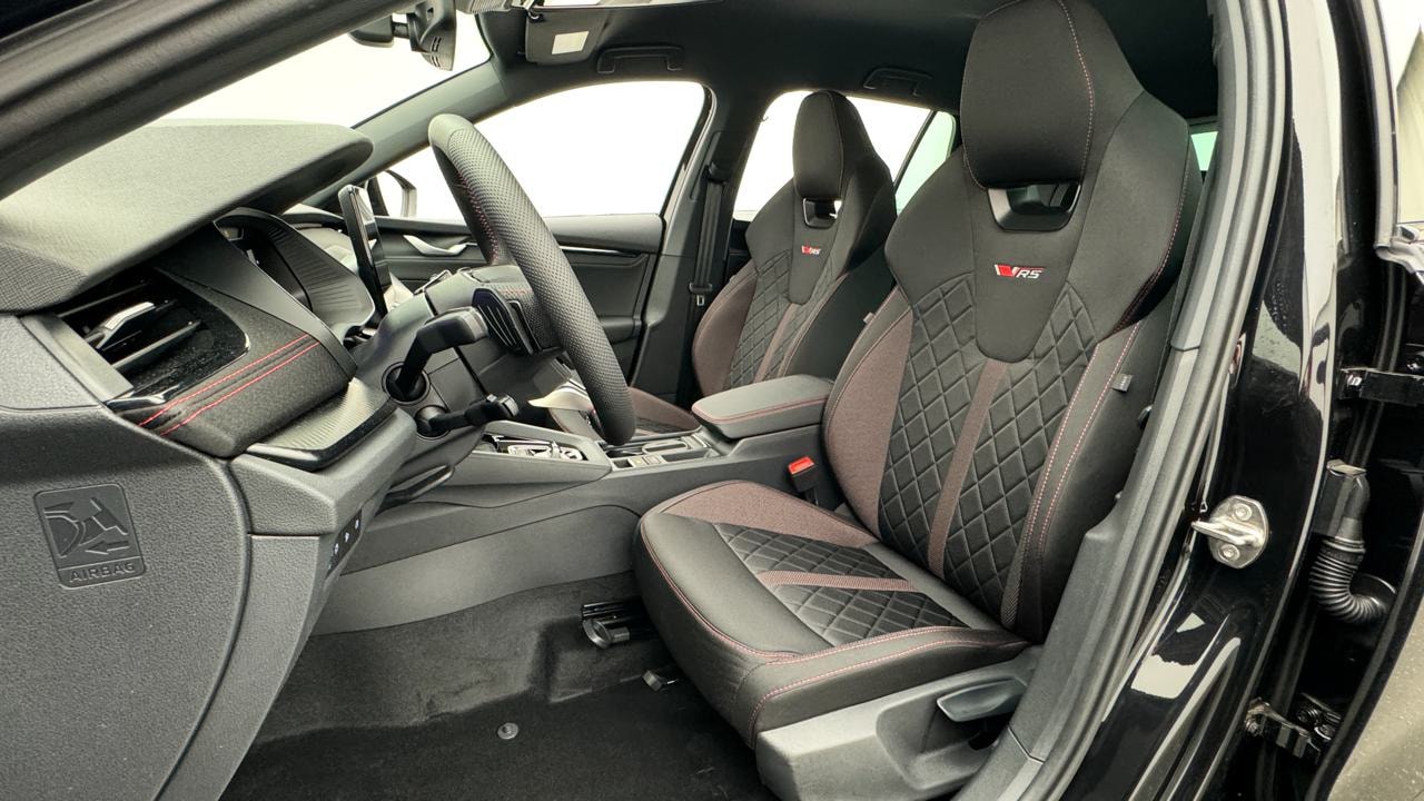 SKODA Octavia Combi 2.0 TSI DSG RS-image-4