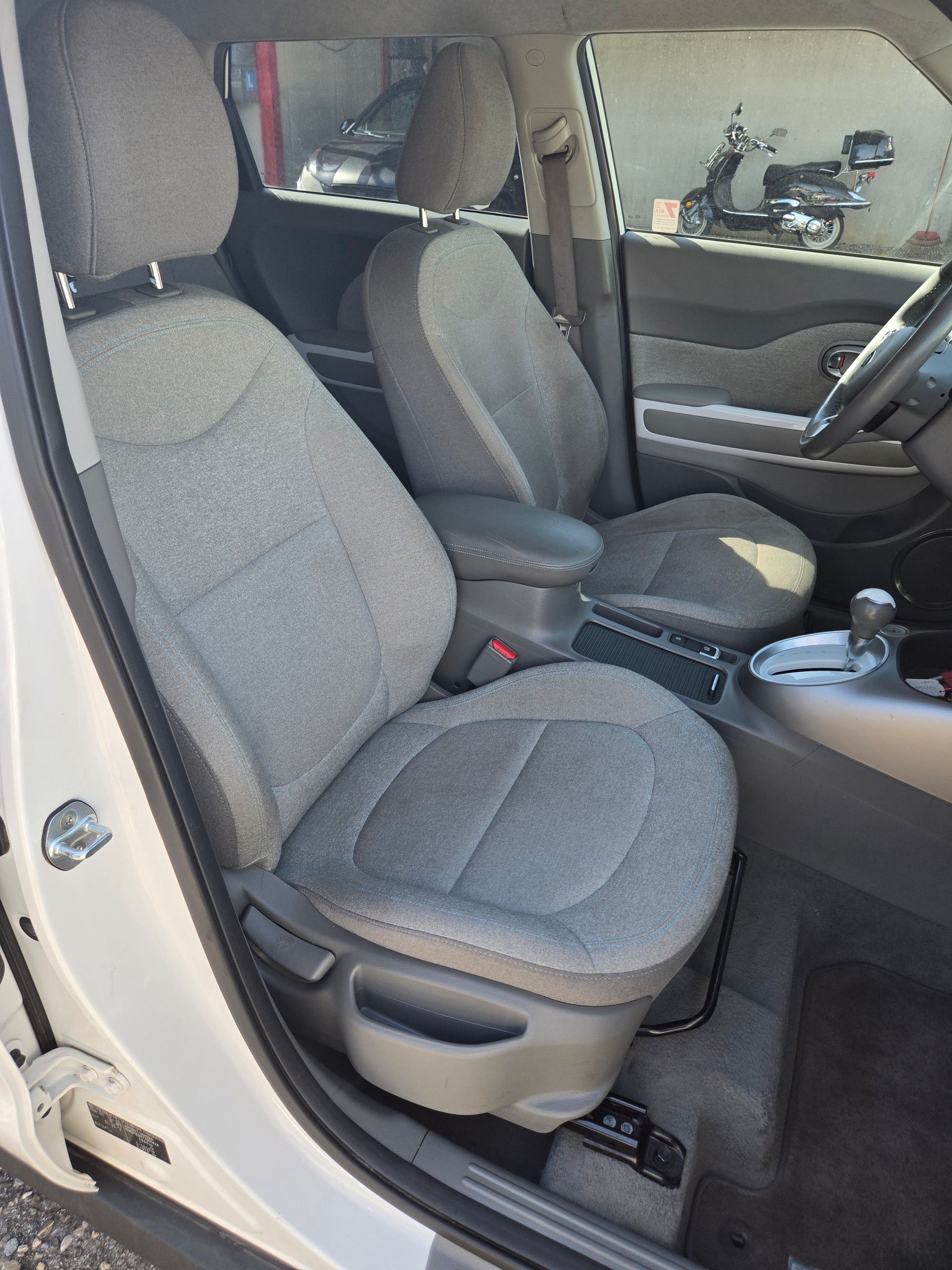 KIA Soul EV Trend-image-13