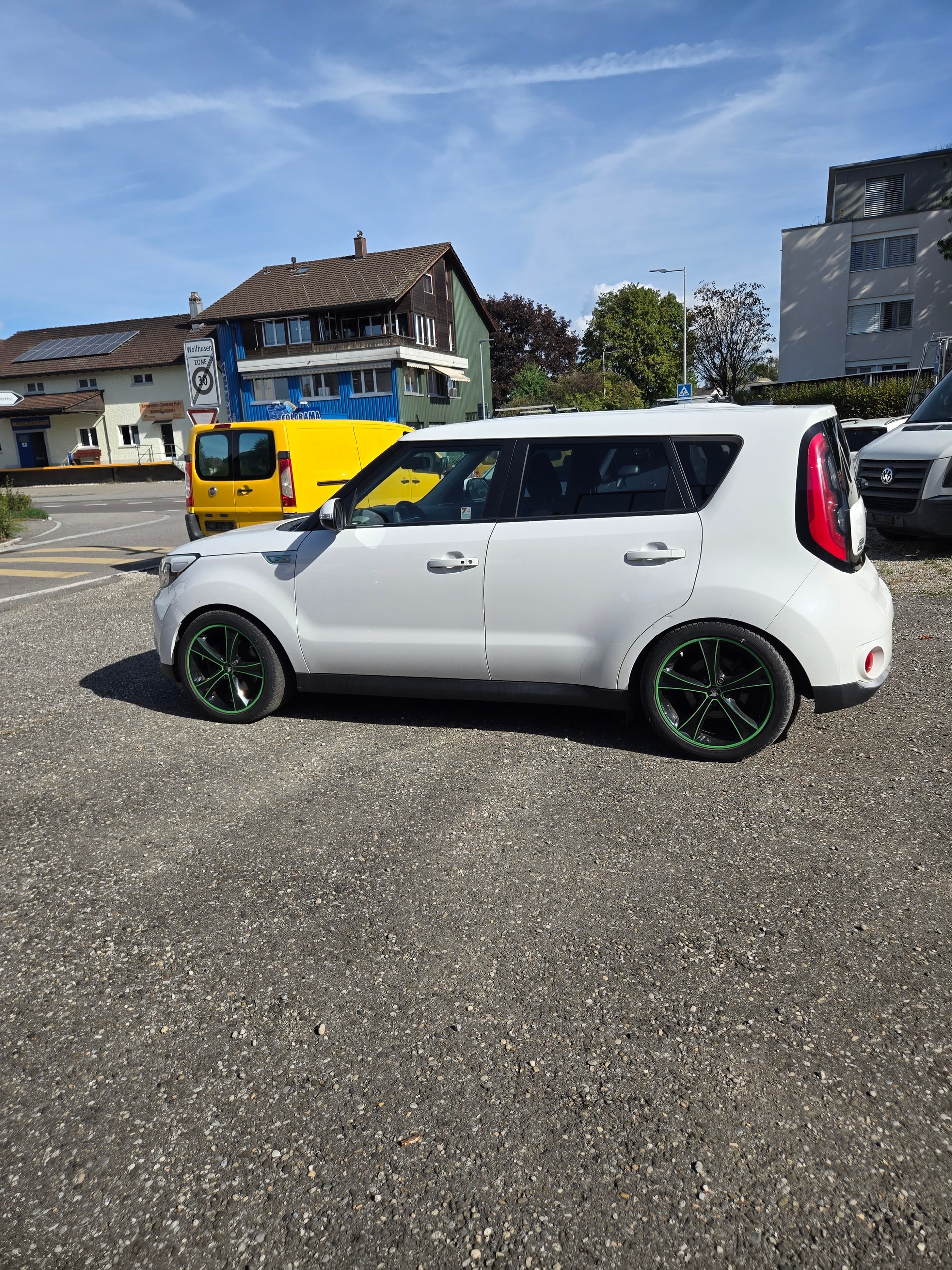 KIA Soul EV Trend-image-4