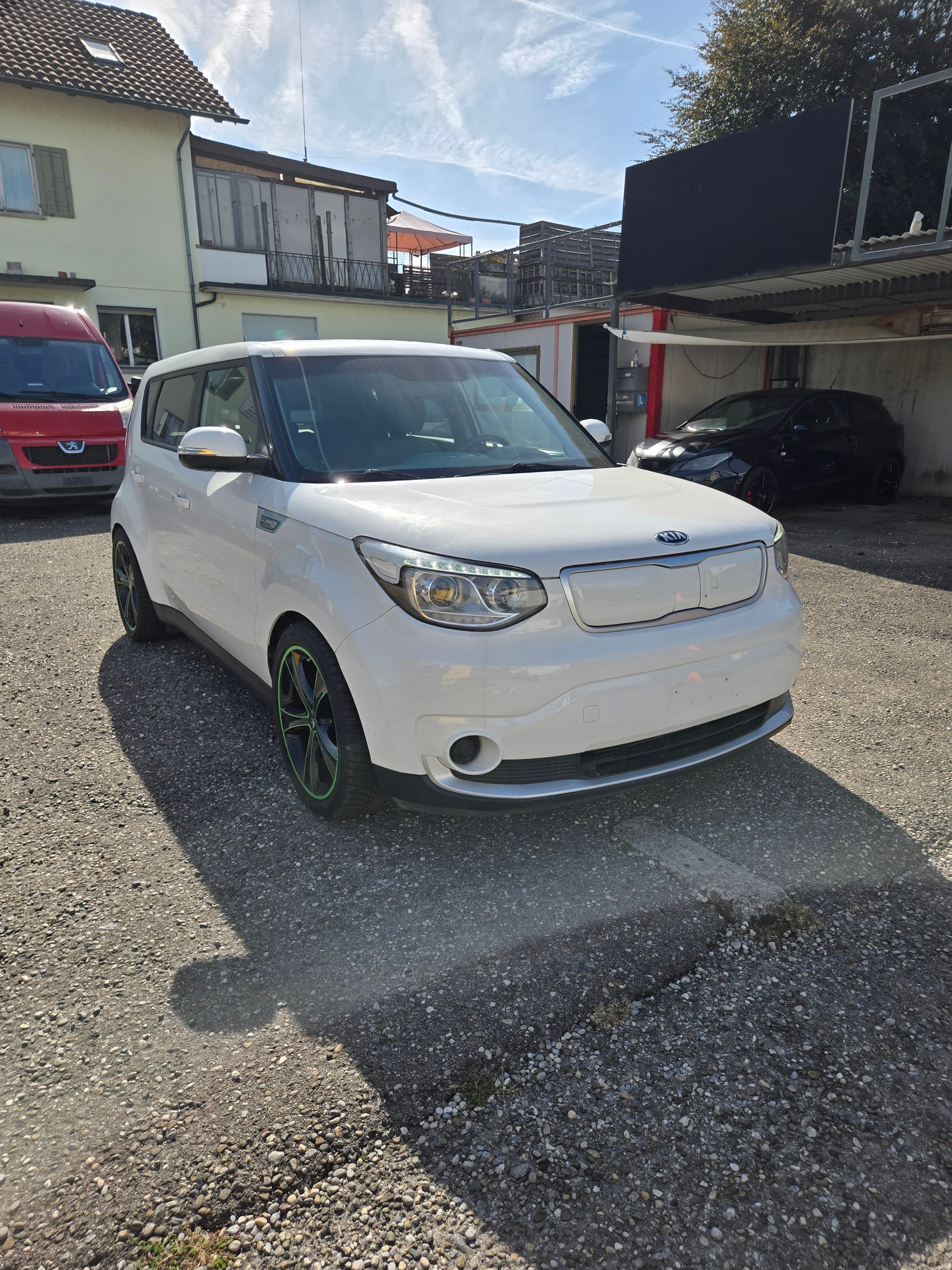 KIA Soul EV Trend-image-1