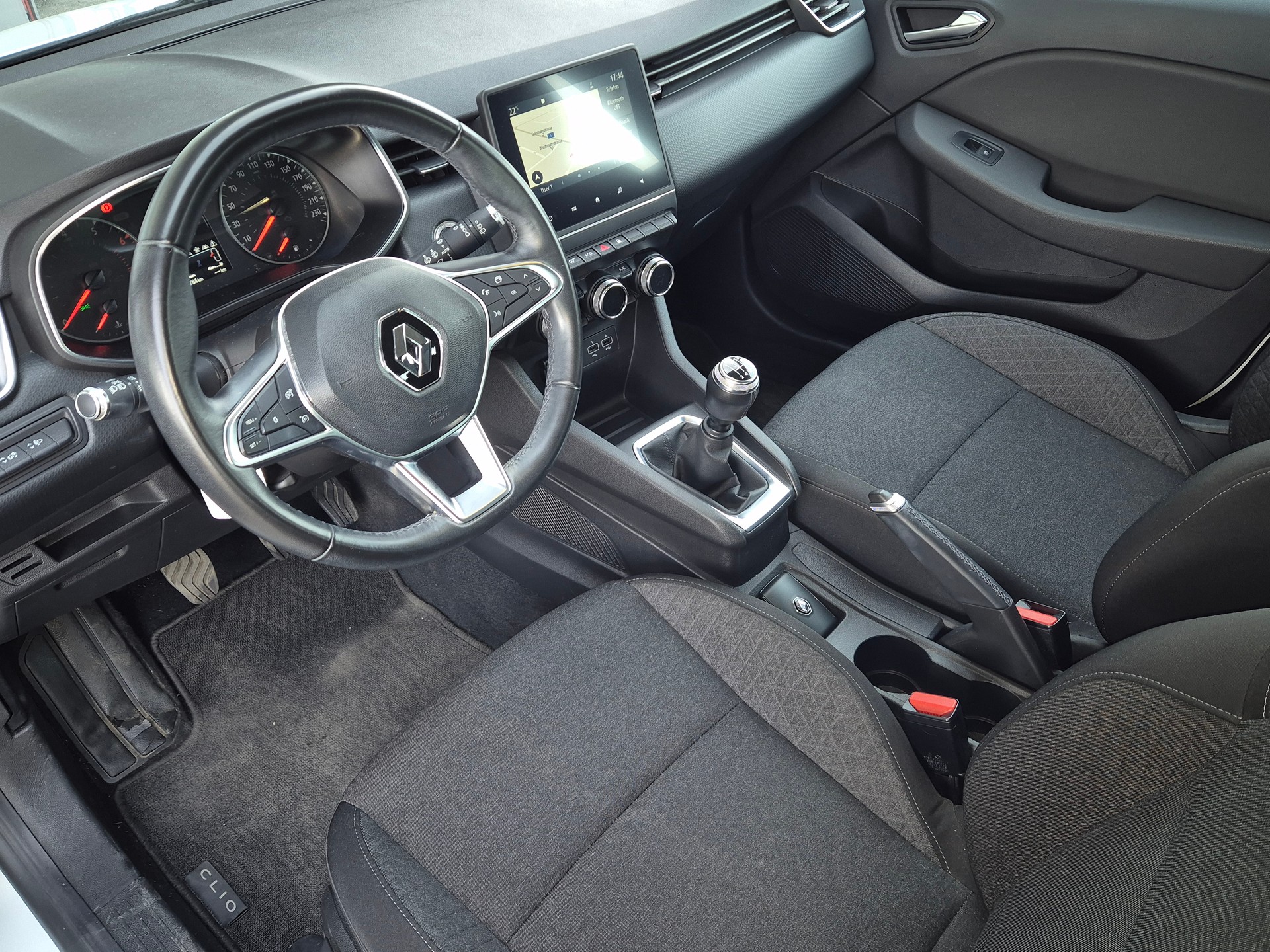 RENAULT Clio 1.0 Business-image-11