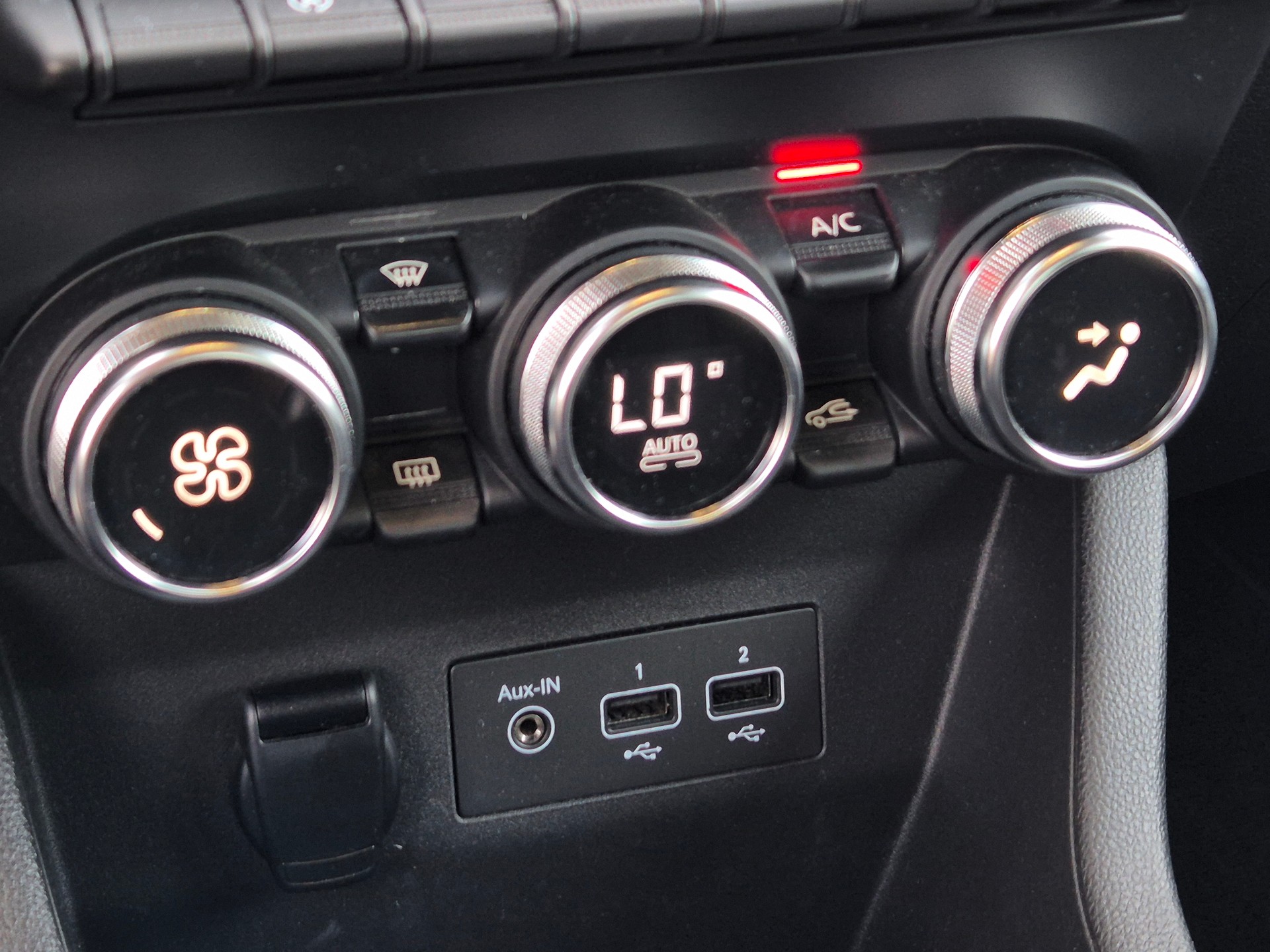 RENAULT Clio 1.0 Business-image-17