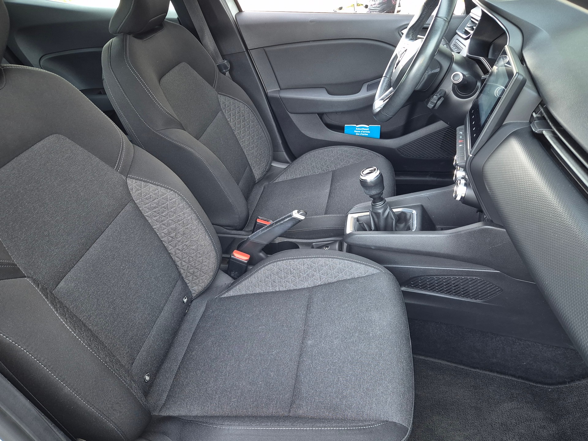 RENAULT Clio 1.0 Business-image-12