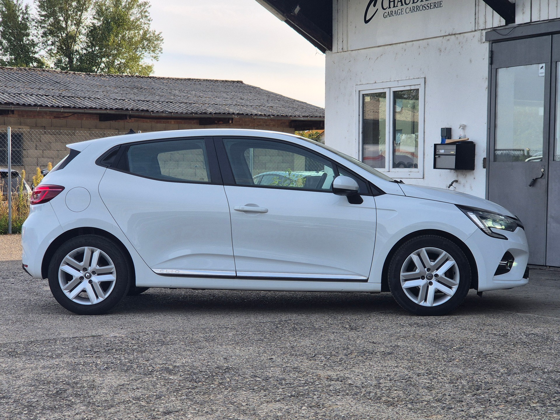 RENAULT Clio 1.0 Business-image-4