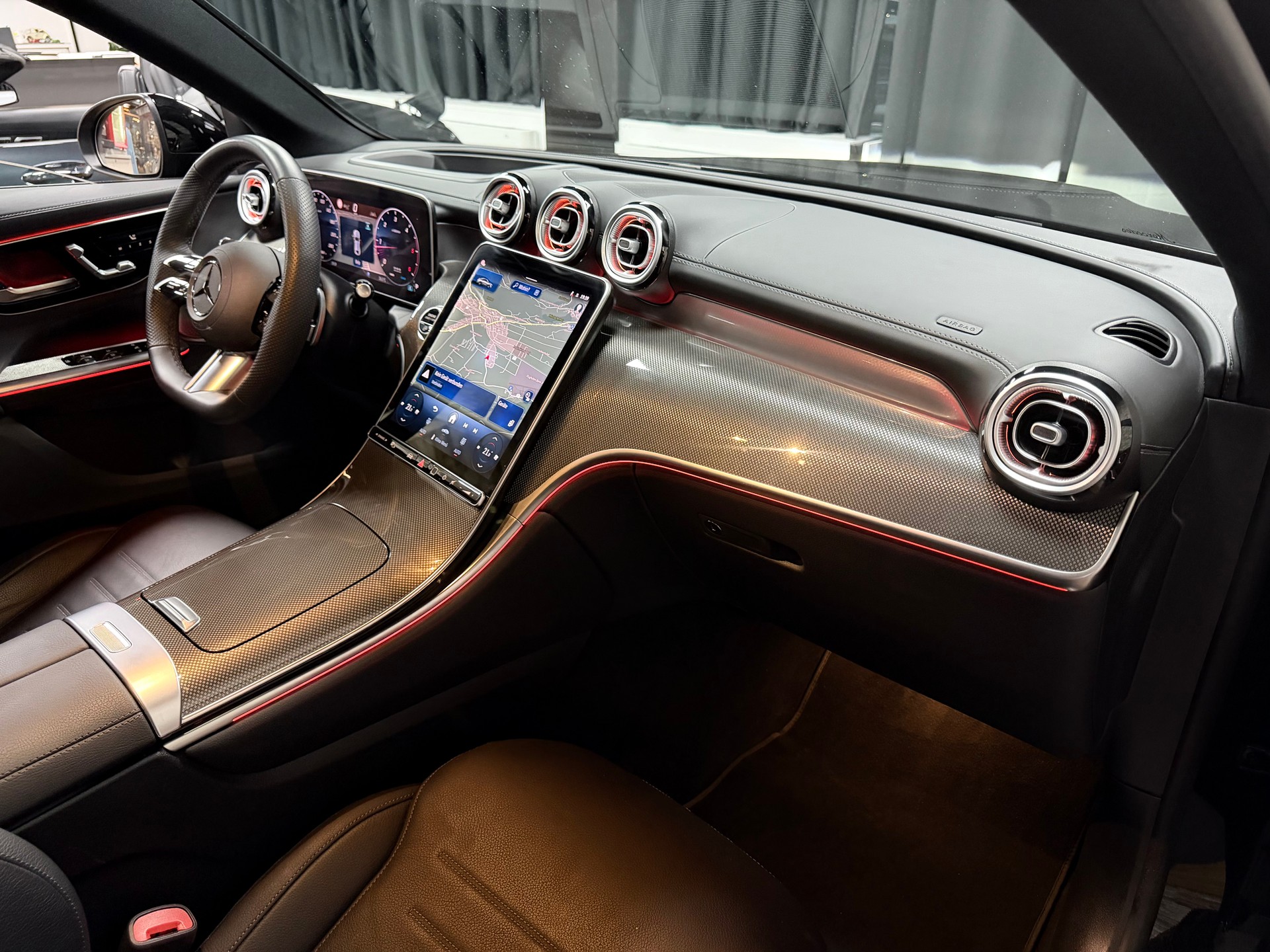 MERCEDES-BENZ GLC Coupé 220 d AMG-Line 4Matic 9G-Tronic-image-28