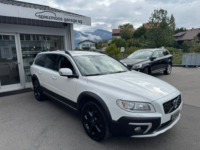 VOLVO XC70 2.4 D4 Momentum AWD-image-1