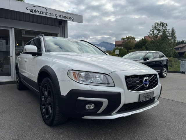 VOLVO XC70 2.4 D4 Momentum AWD-image-0