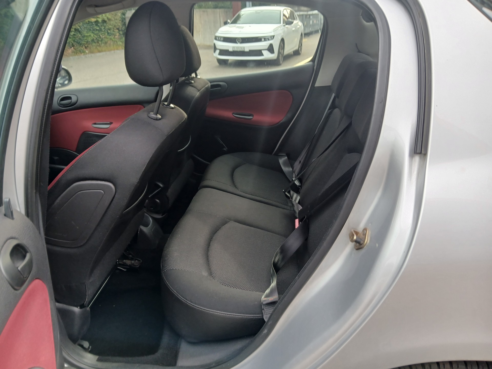 PEUGEOT 206 1.4 16V Look-image-10