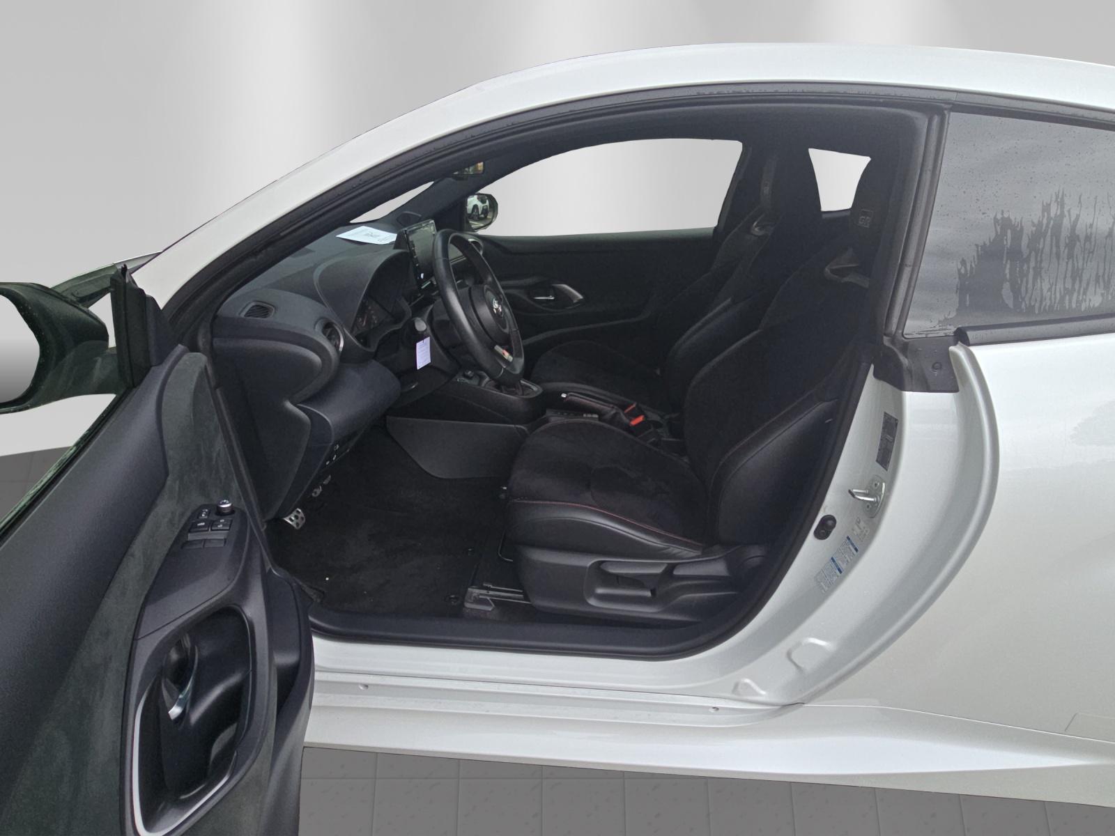 TOYOTA GR Yaris 1.6 Turbo Sport 4x4-image-8