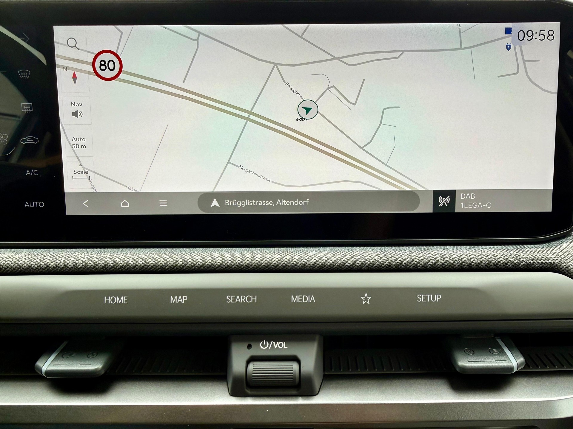 KIA EV3 81 kWh Earth 4x4-image-3