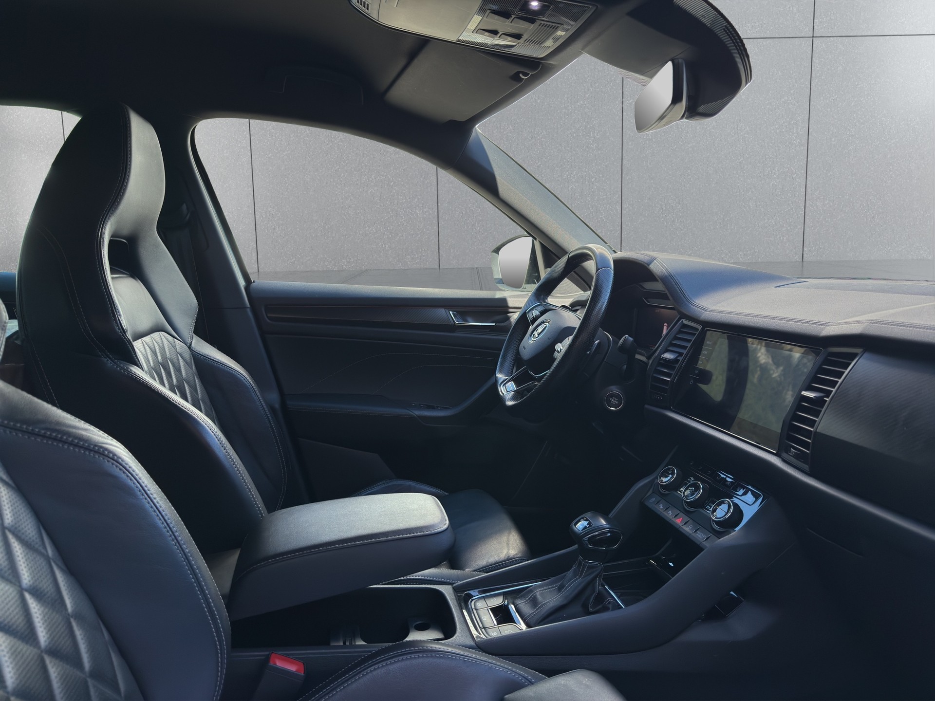 SKODA Kodiaq 2.0 TDI CR SportLine 4x4 DSG-image-8