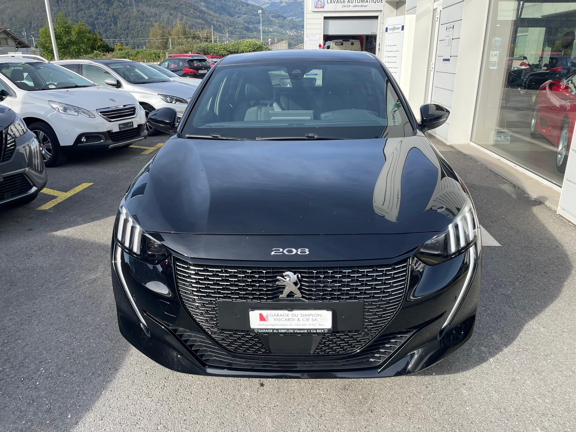 PEUGEOT 208 1.2 PureTech 100 GT Line-image-2