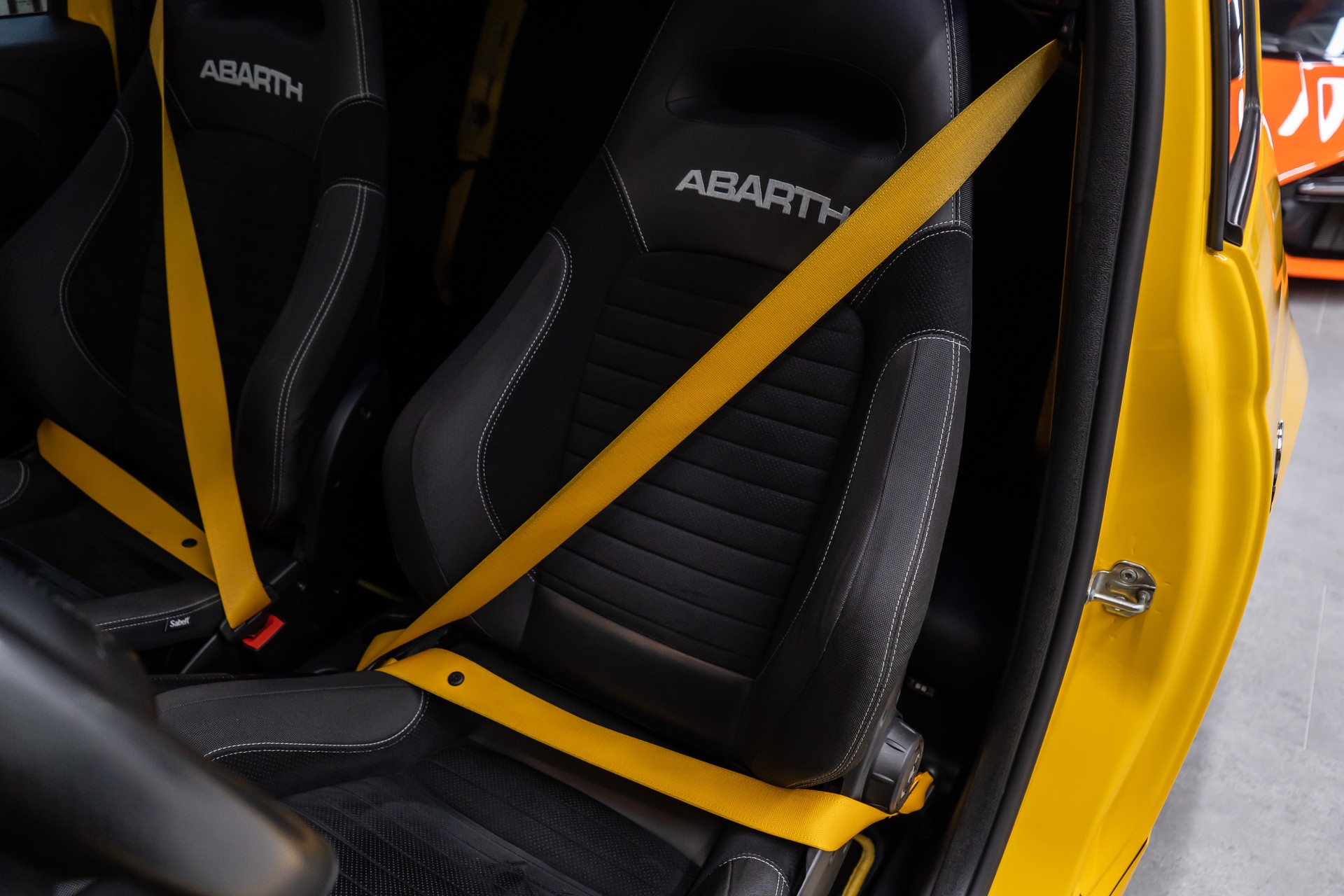 FIAT 595 1.4 16V Turbo Abarth Competizione Dualogic / ITALINIESCHER FLITZER / HAMMER LOOK-image-20