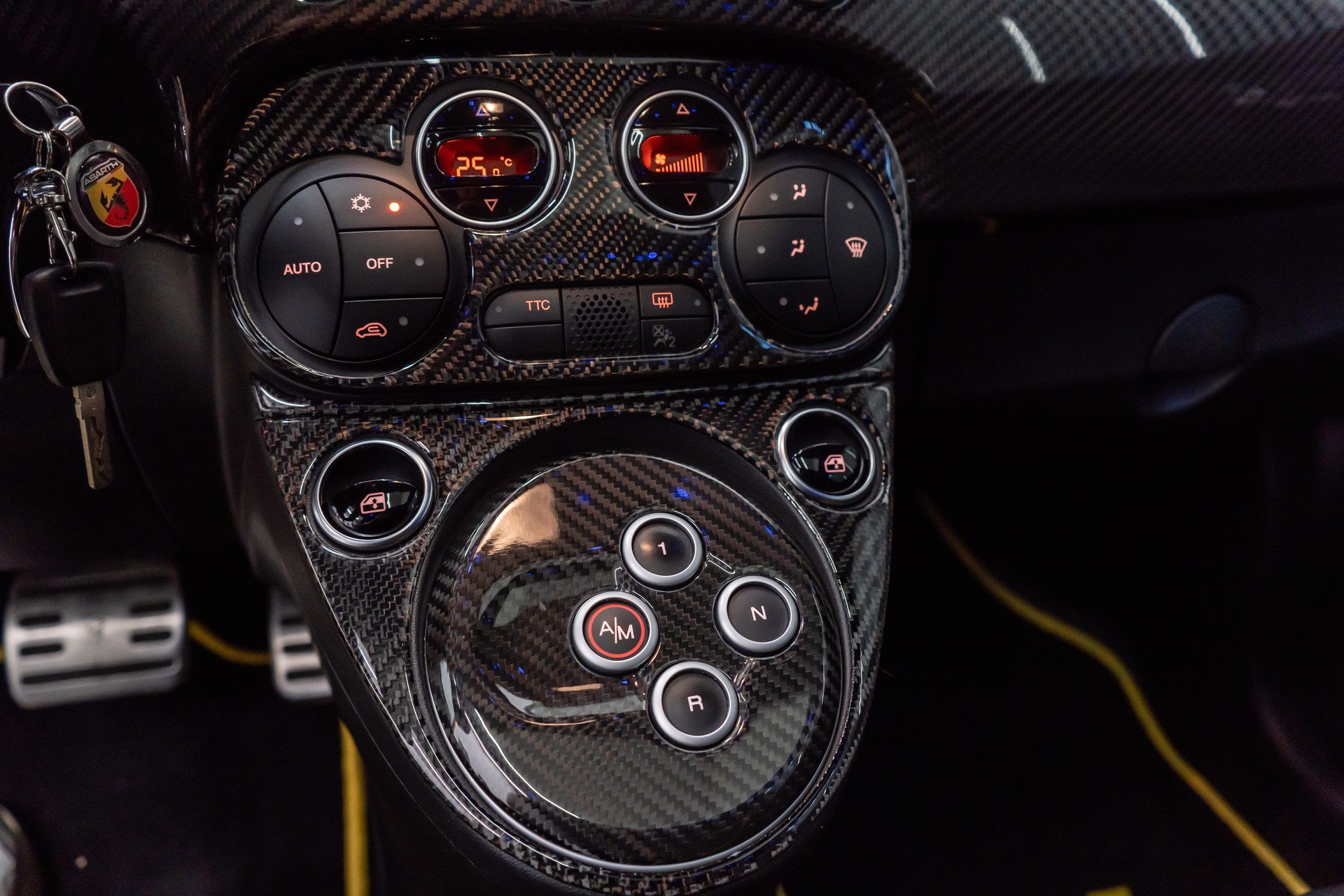 FIAT 595 1.4 16V Turbo Abarth Competizione Dualogic / ITALINIESCHER FLITZER / HAMMER LOOK-image-28