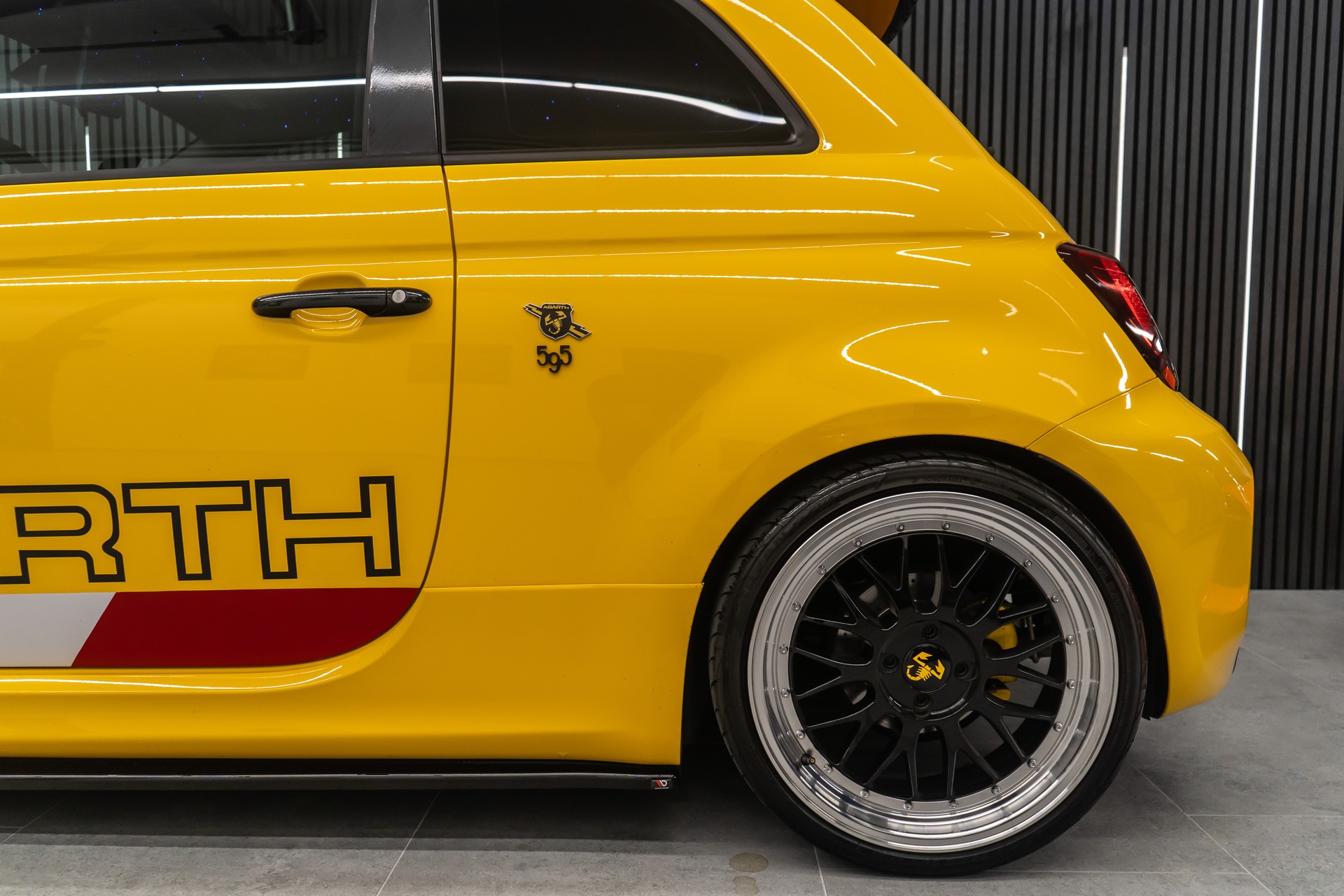 FIAT 595 1.4 16V Turbo Abarth Competizione Dualogic / ITALINIESCHER FLITZER / HAMMER LOOK-image-9
