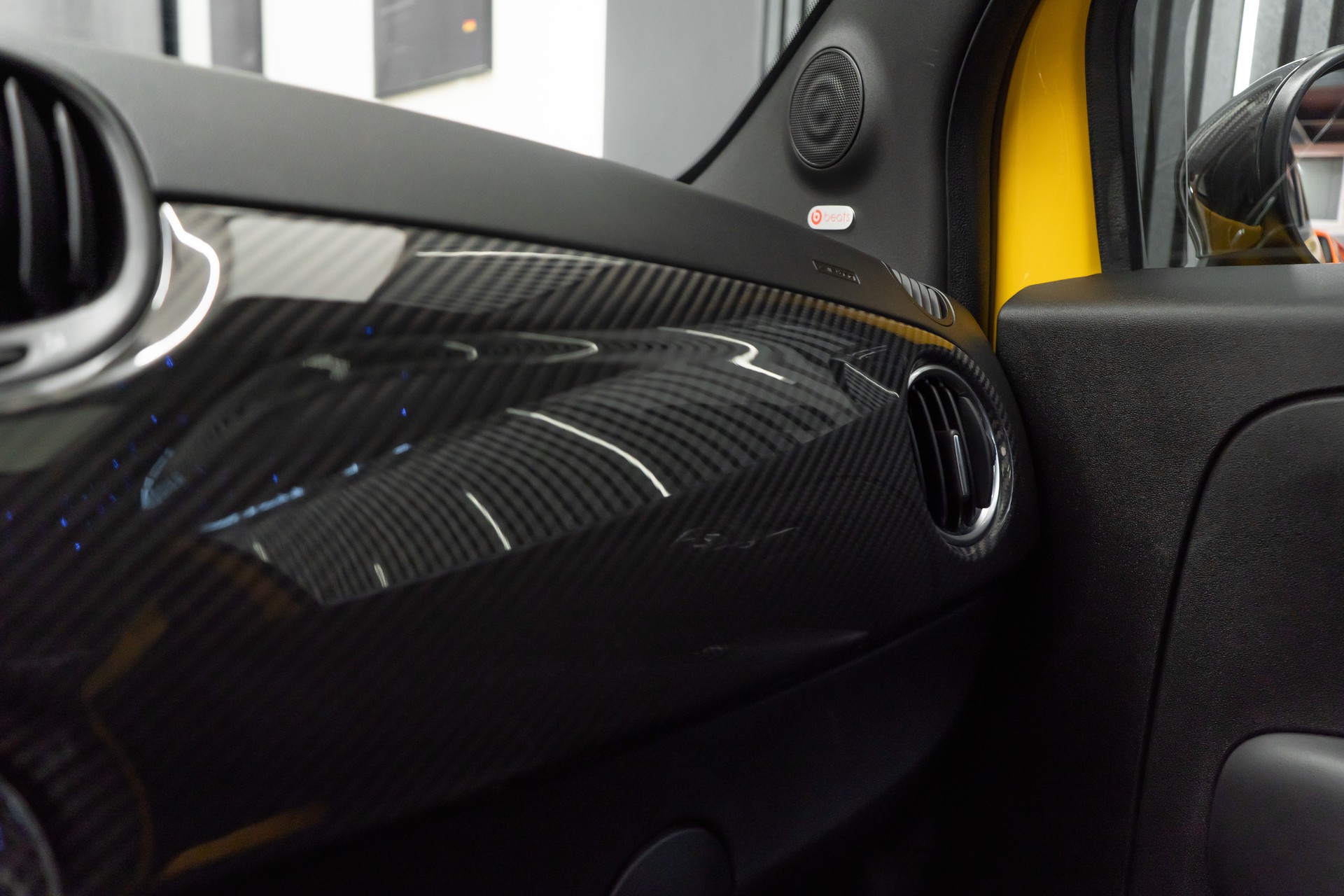 FIAT 595 1.4 16V Turbo Abarth Competizione Dualogic / ITALINIESCHER FLITZER / HAMMER LOOK-image-29