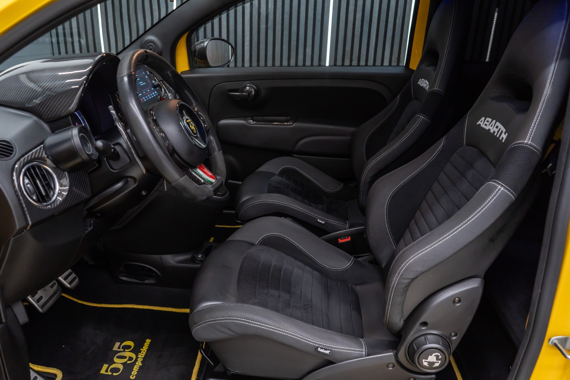 FIAT 595 1.4 16V Turbo Abarth Competizione Dualogic / ITALINIESCHER FLITZER / HAMMER LOOK-image-19