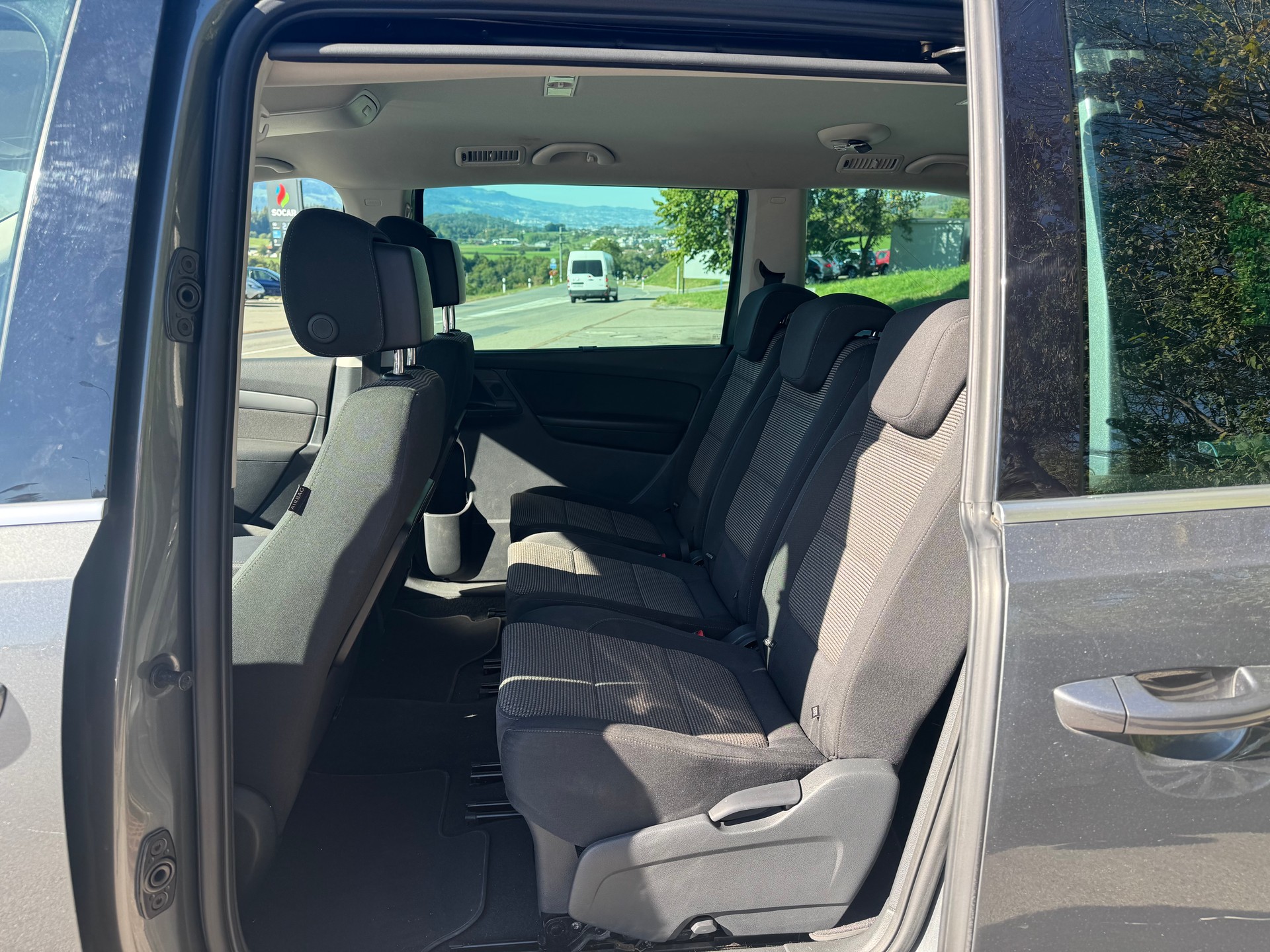 VW Sharan 2.0 TDI BlueMotion Technology Comfortline-image-9