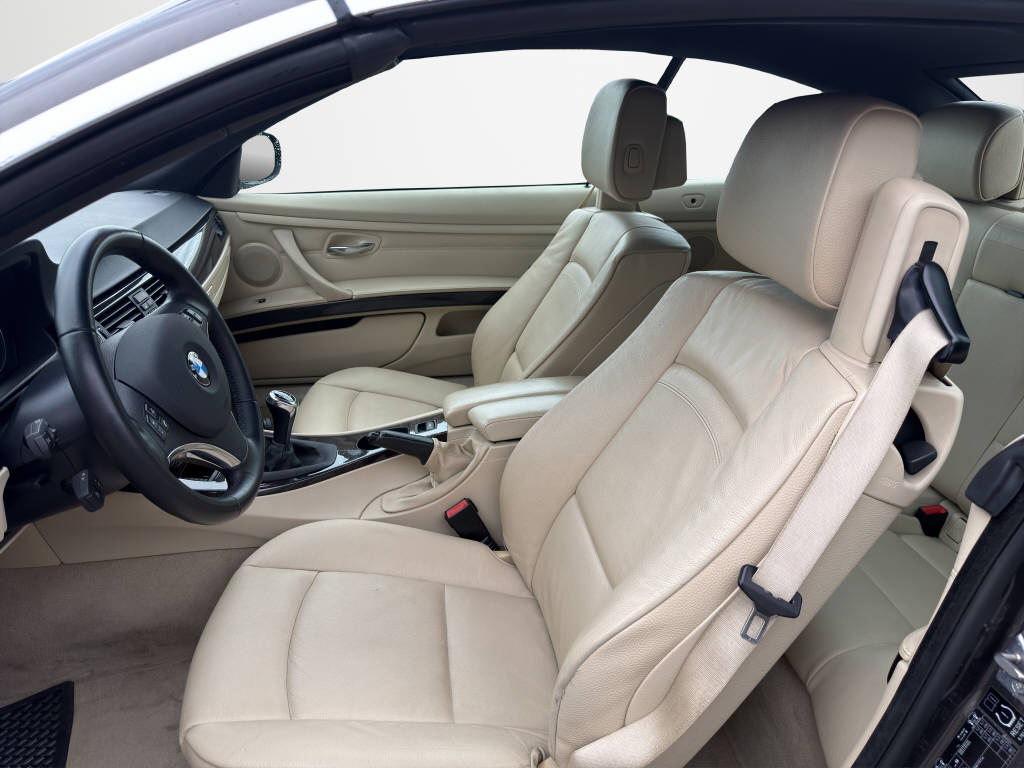 BMW 318i Cabriolet-image-8
