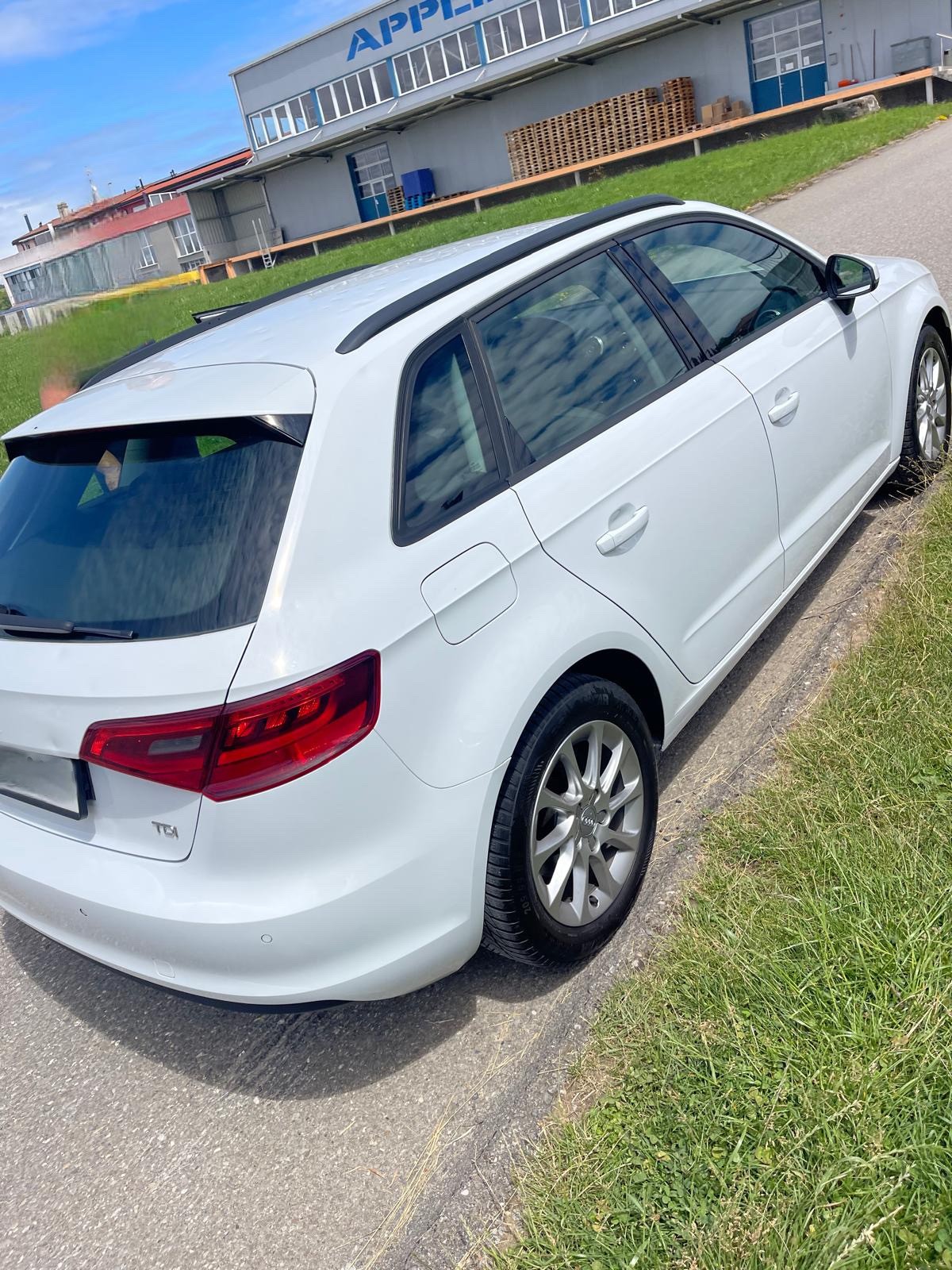 AUDI 1.6 TDI sportback-image-1