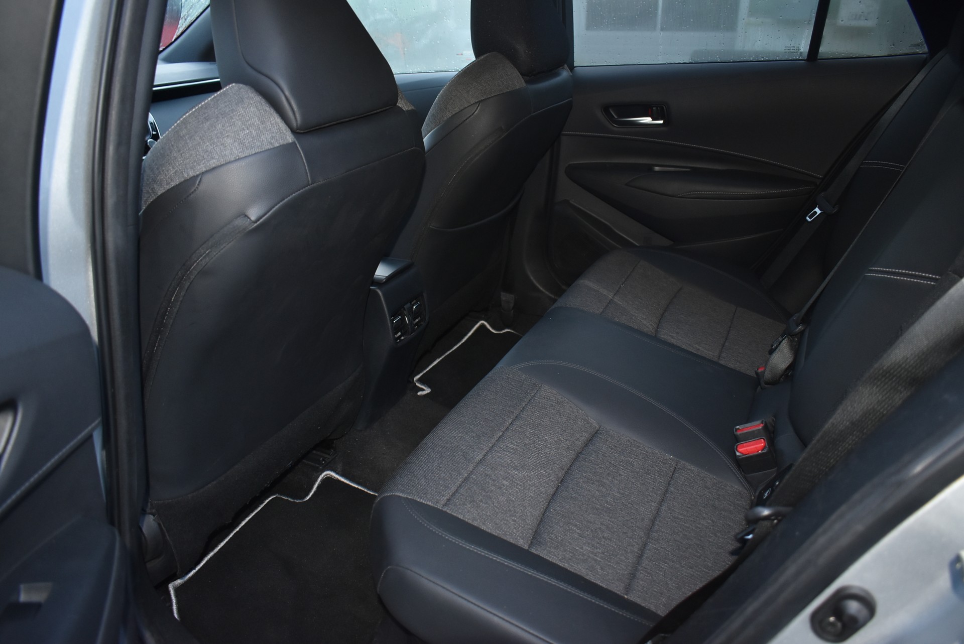 TOYOTA Corolla Touring Sports 1.8 HSD Comfort e-CVT-image-11