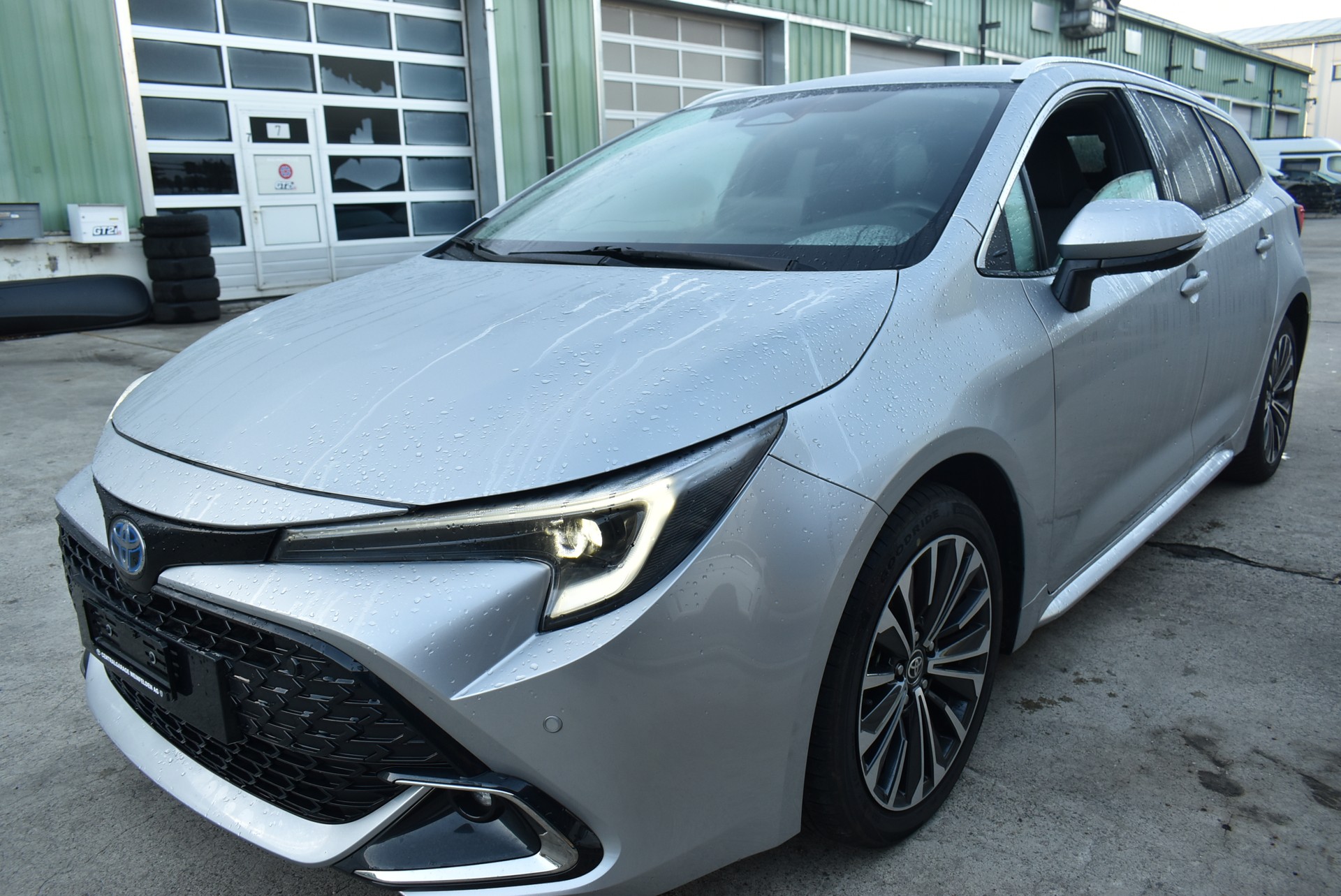 TOYOTA Corolla Touring Sports 1.8 HSD Comfort e-CVT-image-0