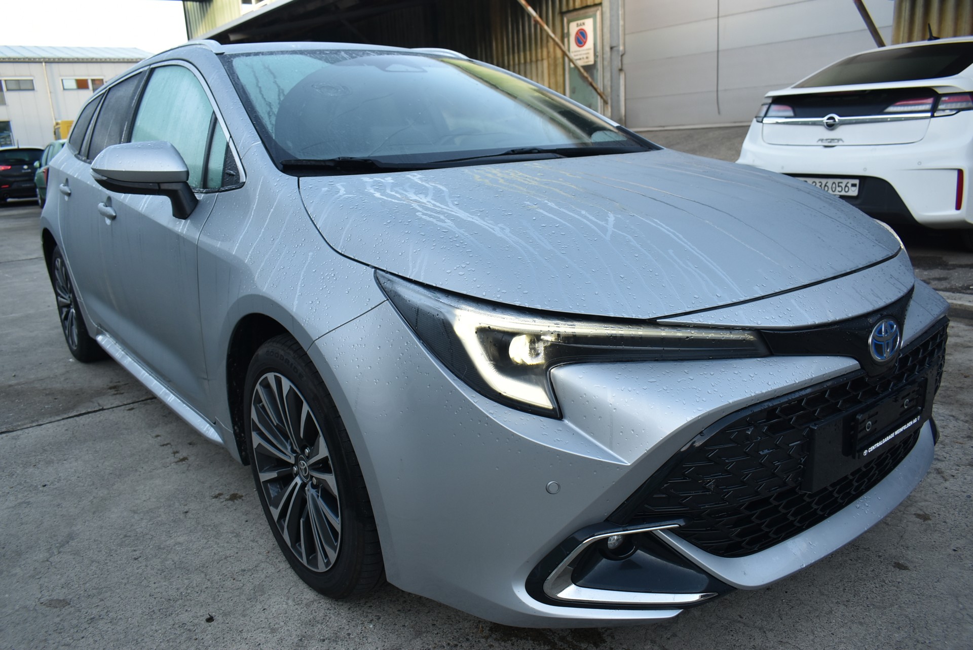 TOYOTA Corolla Touring Sports 1.8 HSD Comfort e-CVT-image-8
