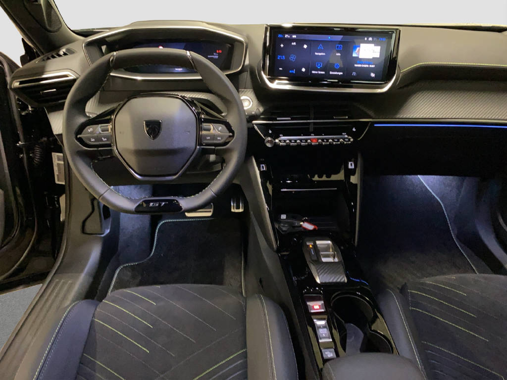 PEUGEOT 2008 1.2 Hybrid 145 GT Exclusive-image-9