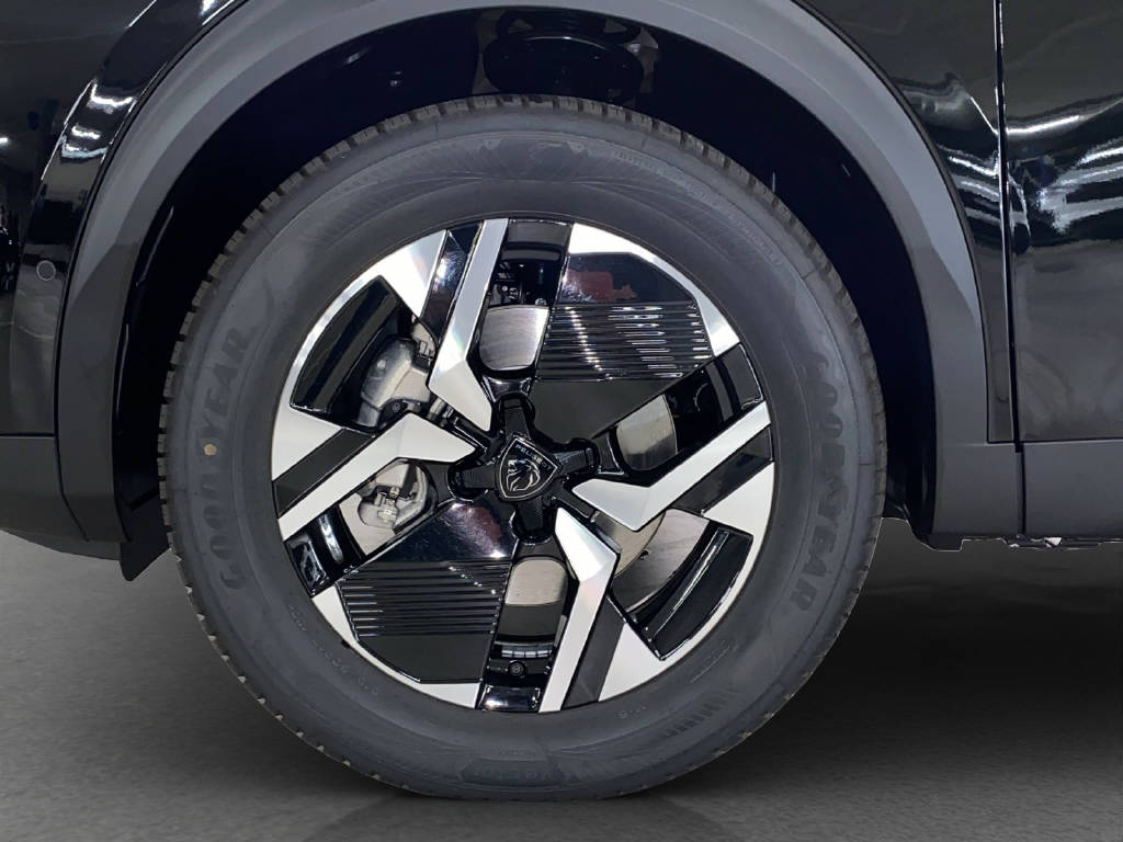 PEUGEOT 2008 1.2 Hybrid 145 GT Exclusive-image-14