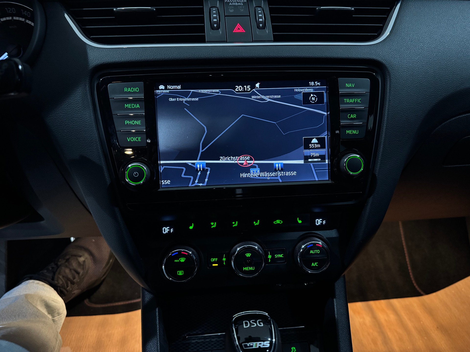 SKODA Octavia 2.0 TDI RS Challenge DSG-image-18