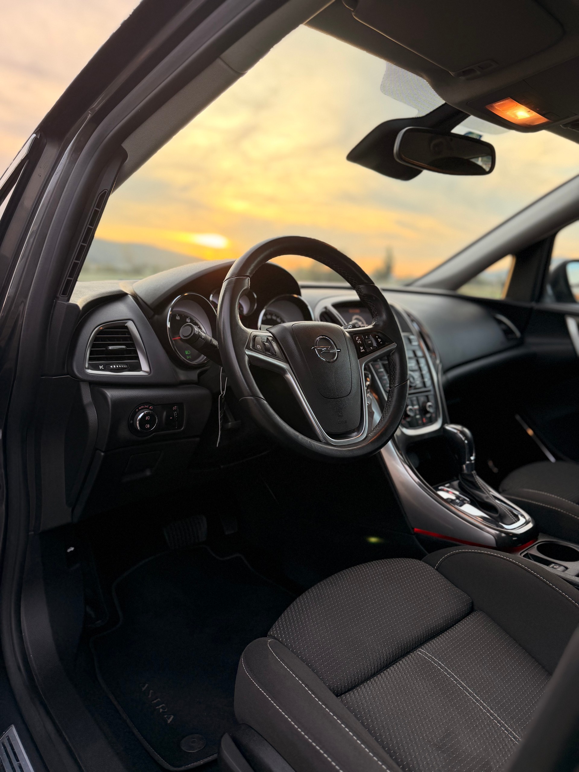 OPEL Astra 1.6i 16V Turbo Sport Automatic-image-18