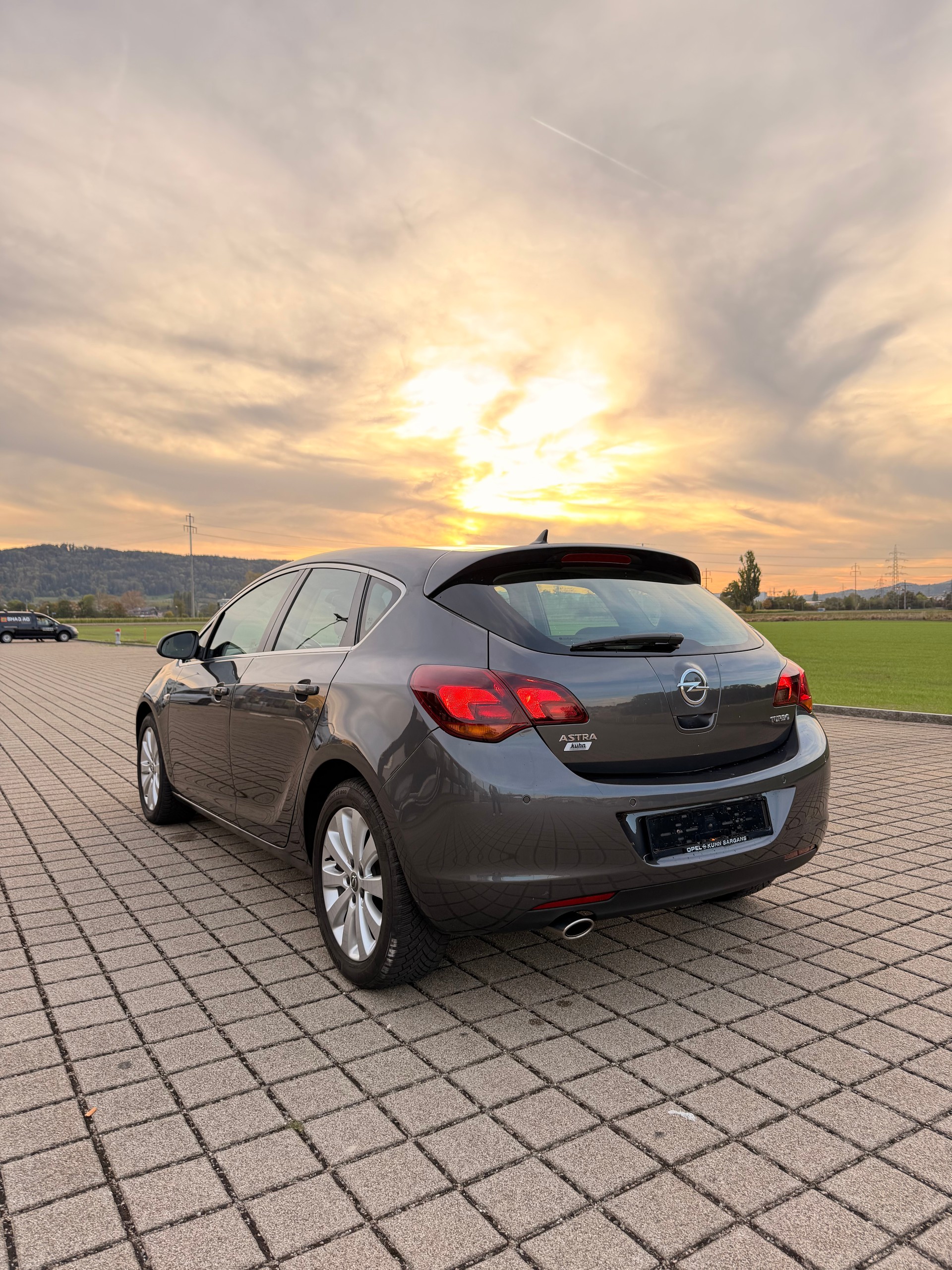 OPEL Astra 1.6i 16V Turbo Sport Automatic-image-12