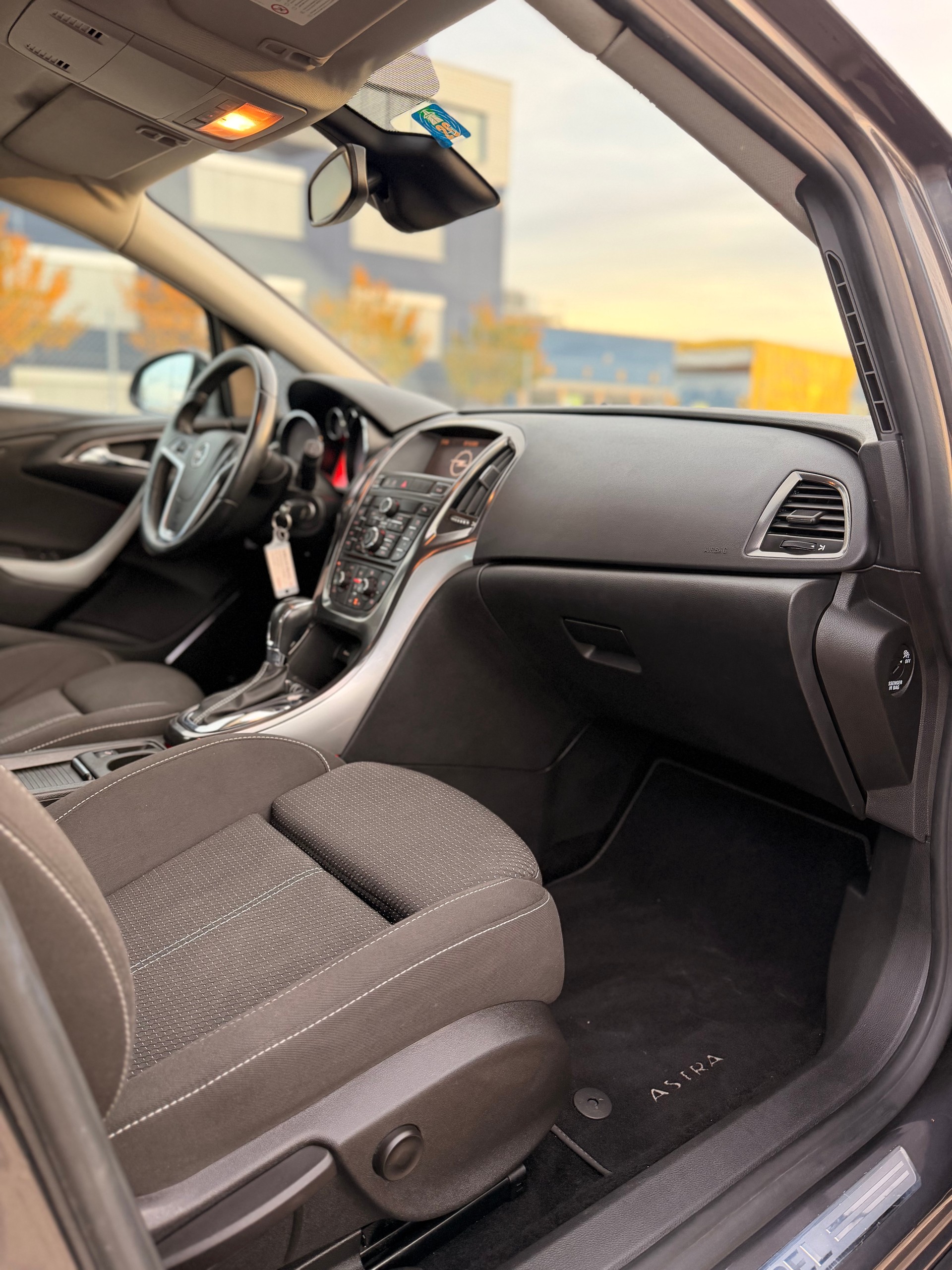 OPEL Astra 1.6i 16V Turbo Sport Automatic-image-24