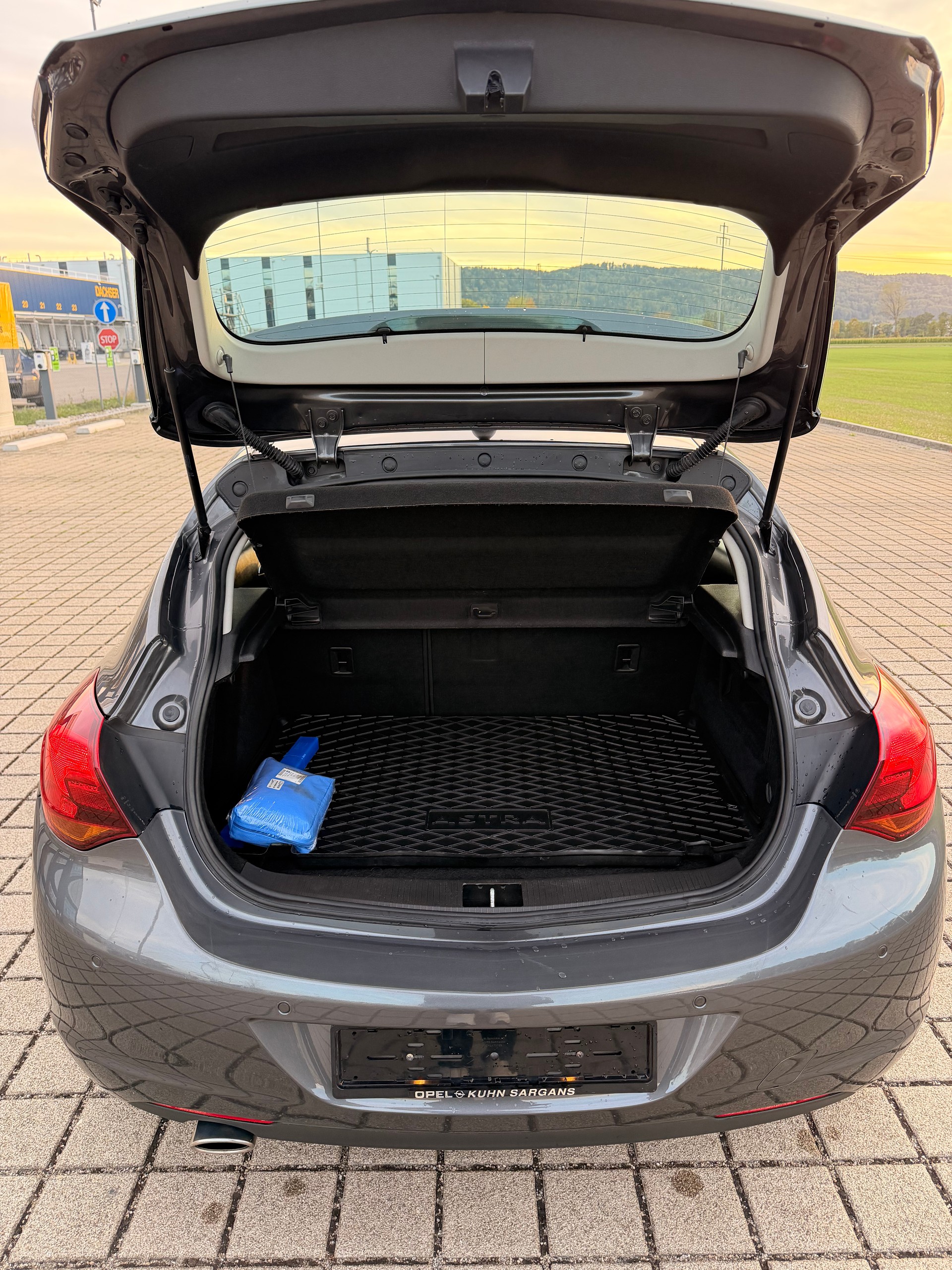 OPEL Astra 1.6i 16V Turbo Sport Automatic-image-30