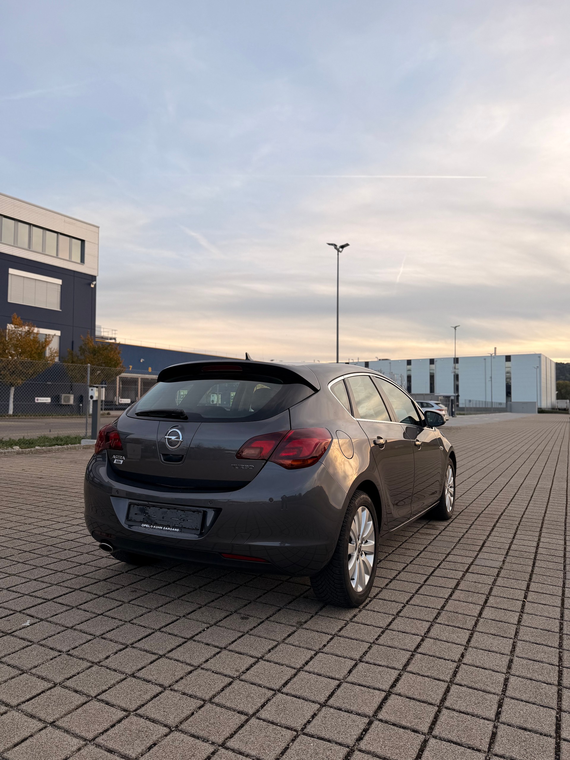 OPEL Astra 1.6i 16V Turbo Sport Automatic-image-7