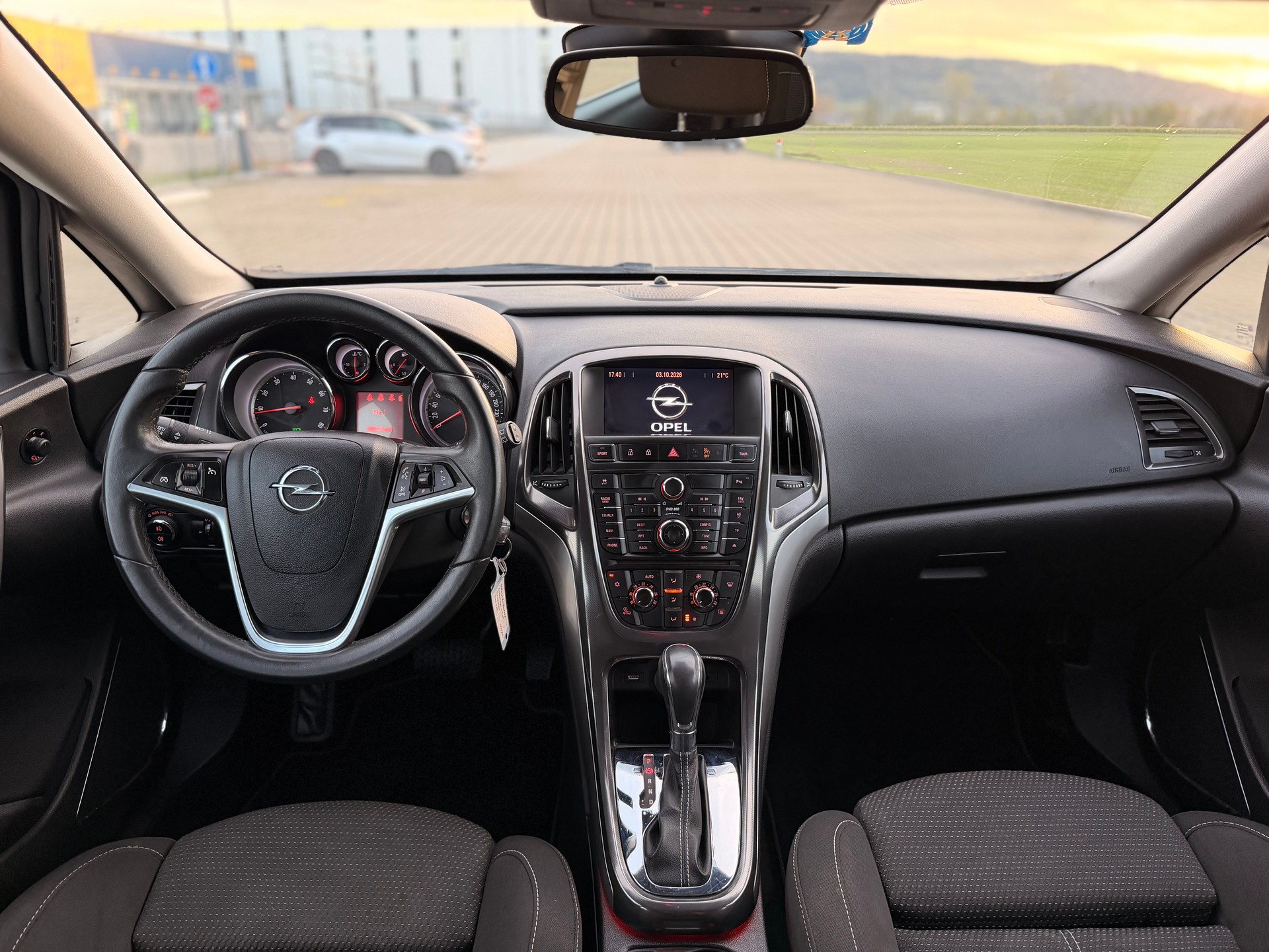 OPEL Astra 1.6i 16V Turbo Sport Automatic-image-17